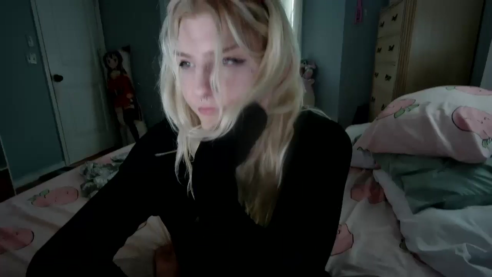 Gallery image thumbnail from DuckChan0's myfreecams stream on, 09/25/2024, 16:55 image 11 of 20