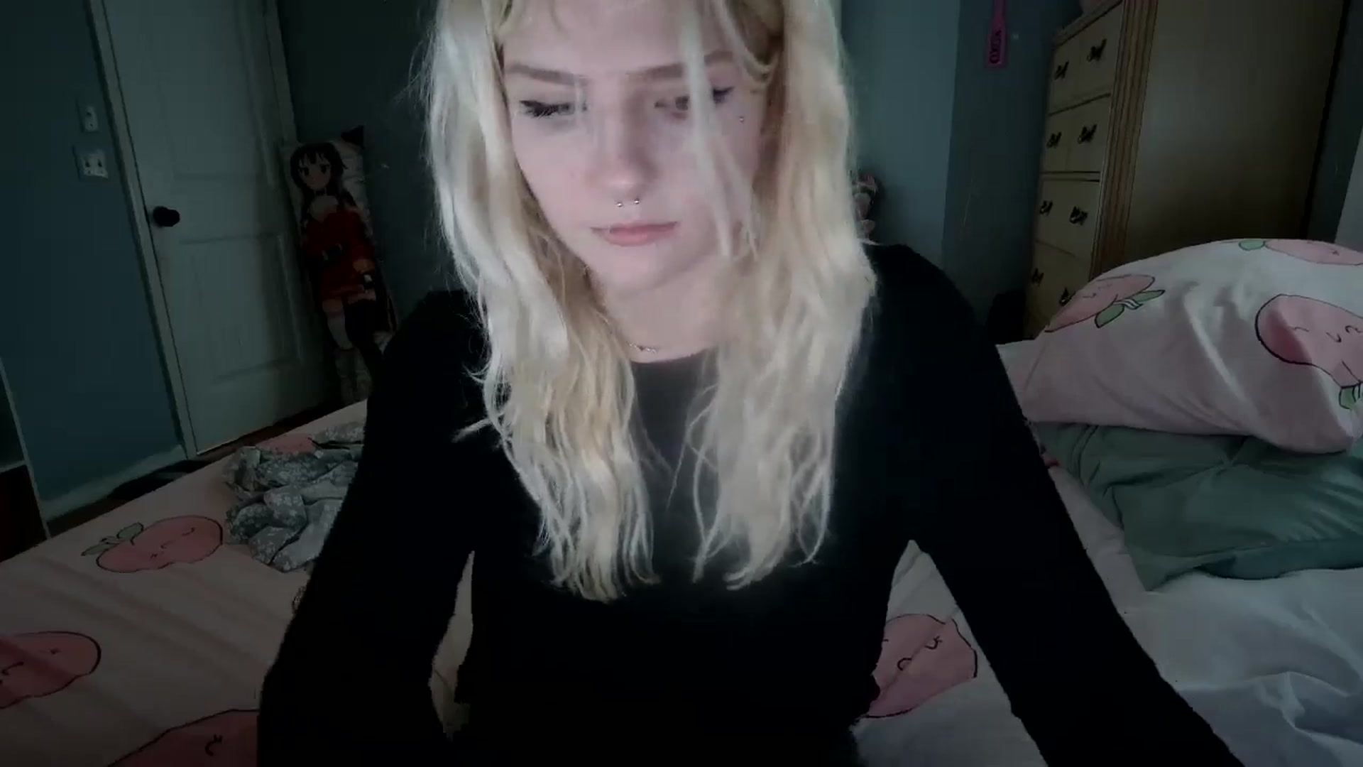 Gallery image thumbnail from DuckChan0's myfreecams stream on, 09/25/2024, 16:55 image 12 of 20