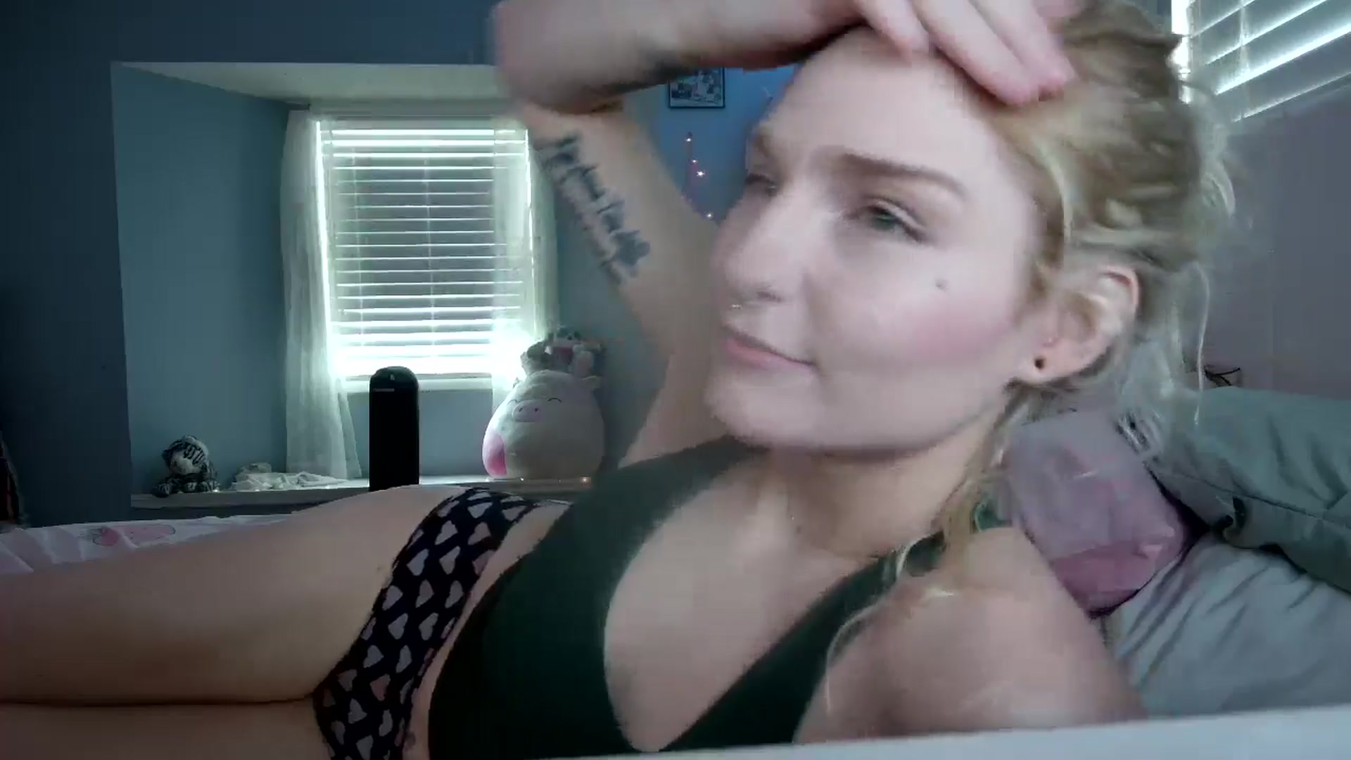 Gallery image thumbnail from DuckChan0's myfreecams stream on, 09/26/2024, 16:33 image 13 of 20