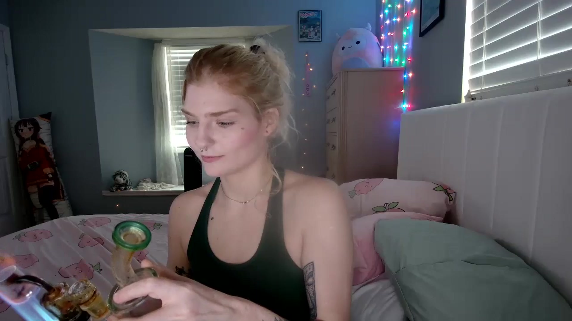 Gallery image thumbnail from DuckChan0's myfreecams stream on, 09/26/2024, 16:33 image 15 of 20