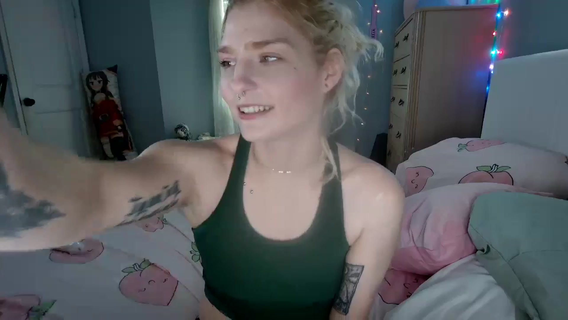 Gallery image thumbnail from DuckChan0's myfreecams stream on, 09/26/2024, 16:33 image 9 of 20