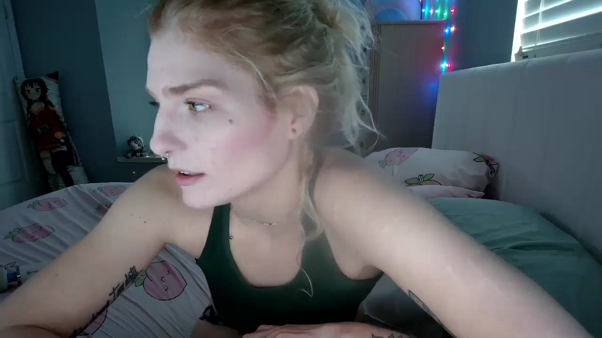 Gallery image thumbnail from DuckChan0's myfreecams stream on, 09/26/2024, 16:33 image 17 of 20