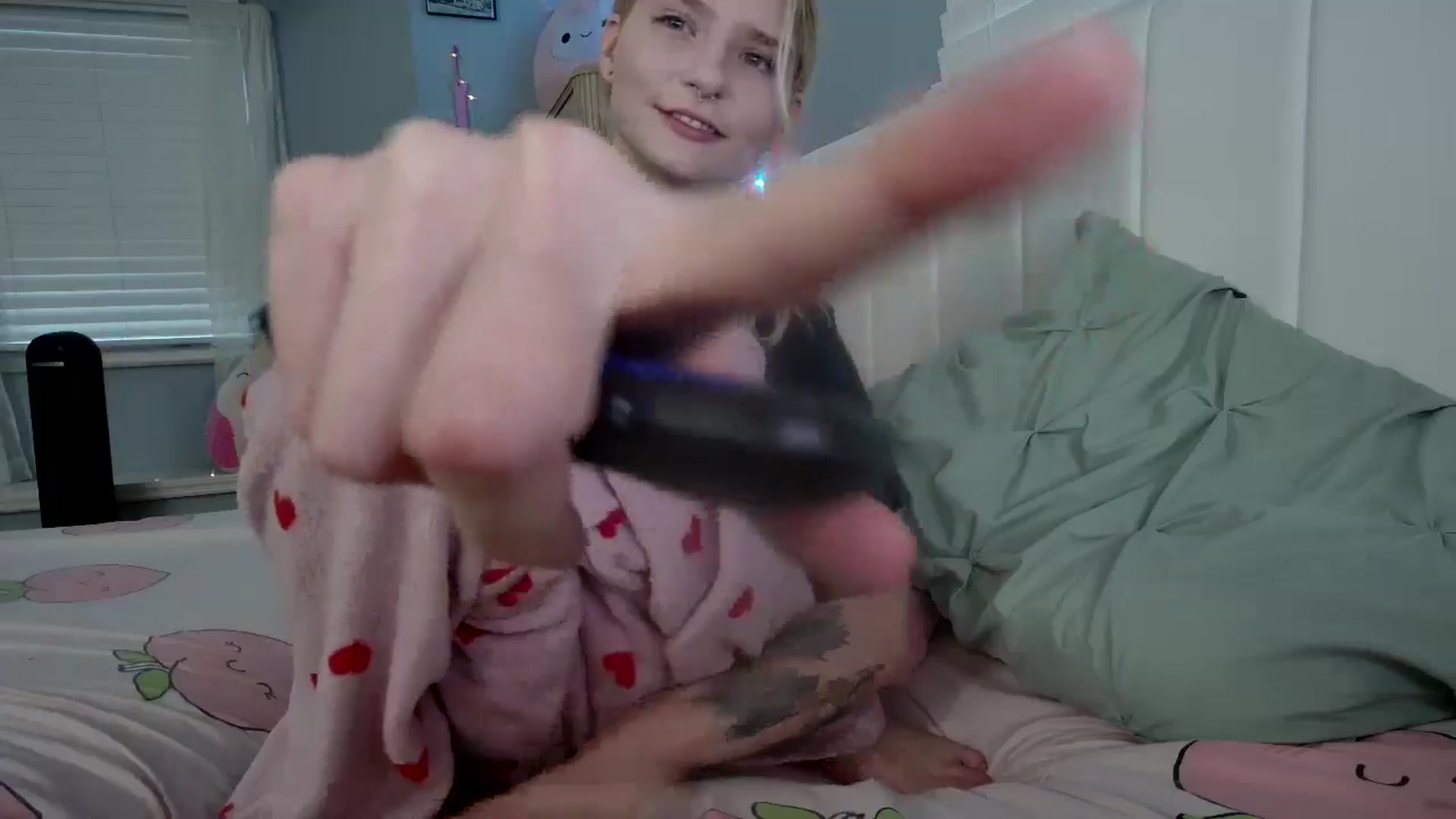 Gallery image thumbnail from DuckChan0's myfreecams stream on, 09/26/2024, 23:12 image 10 of 20