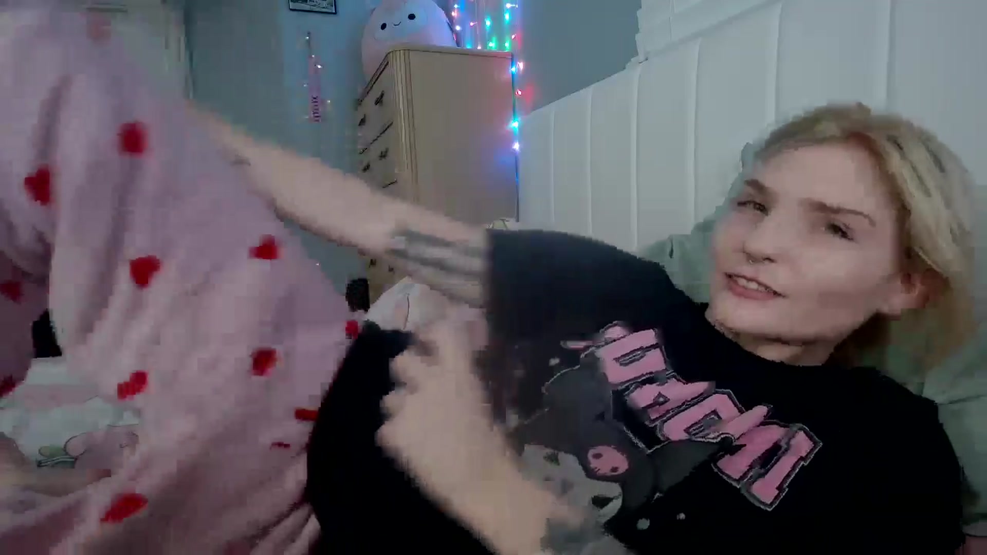 Gallery image thumbnail from DuckChan0's myfreecams stream on, 09/26/2024, 23:12 image 13 of 20