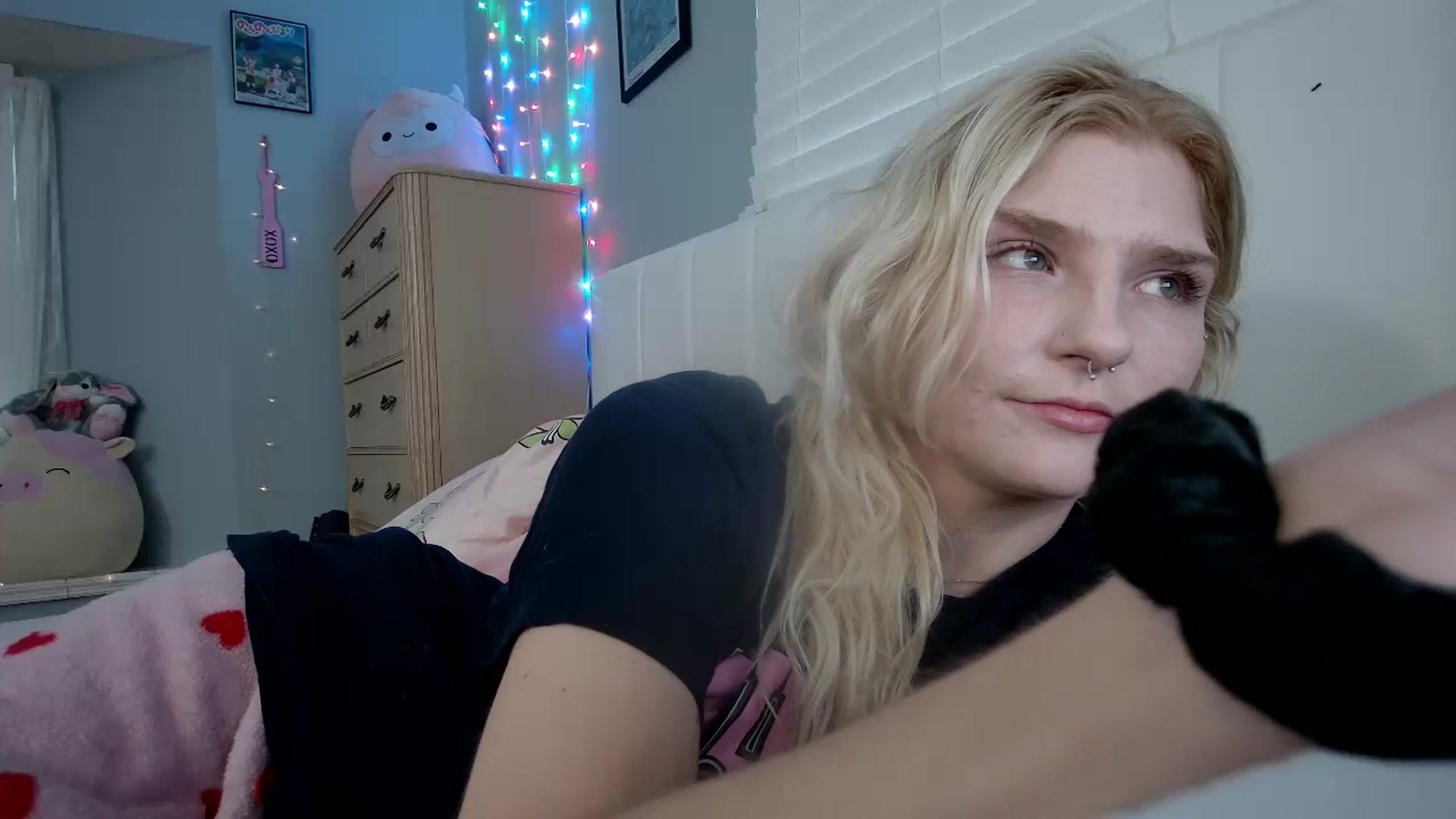Gallery image thumbnail from DuckChan0's myfreecams stream on, 09/26/2024, 23:12 image 4 of 20