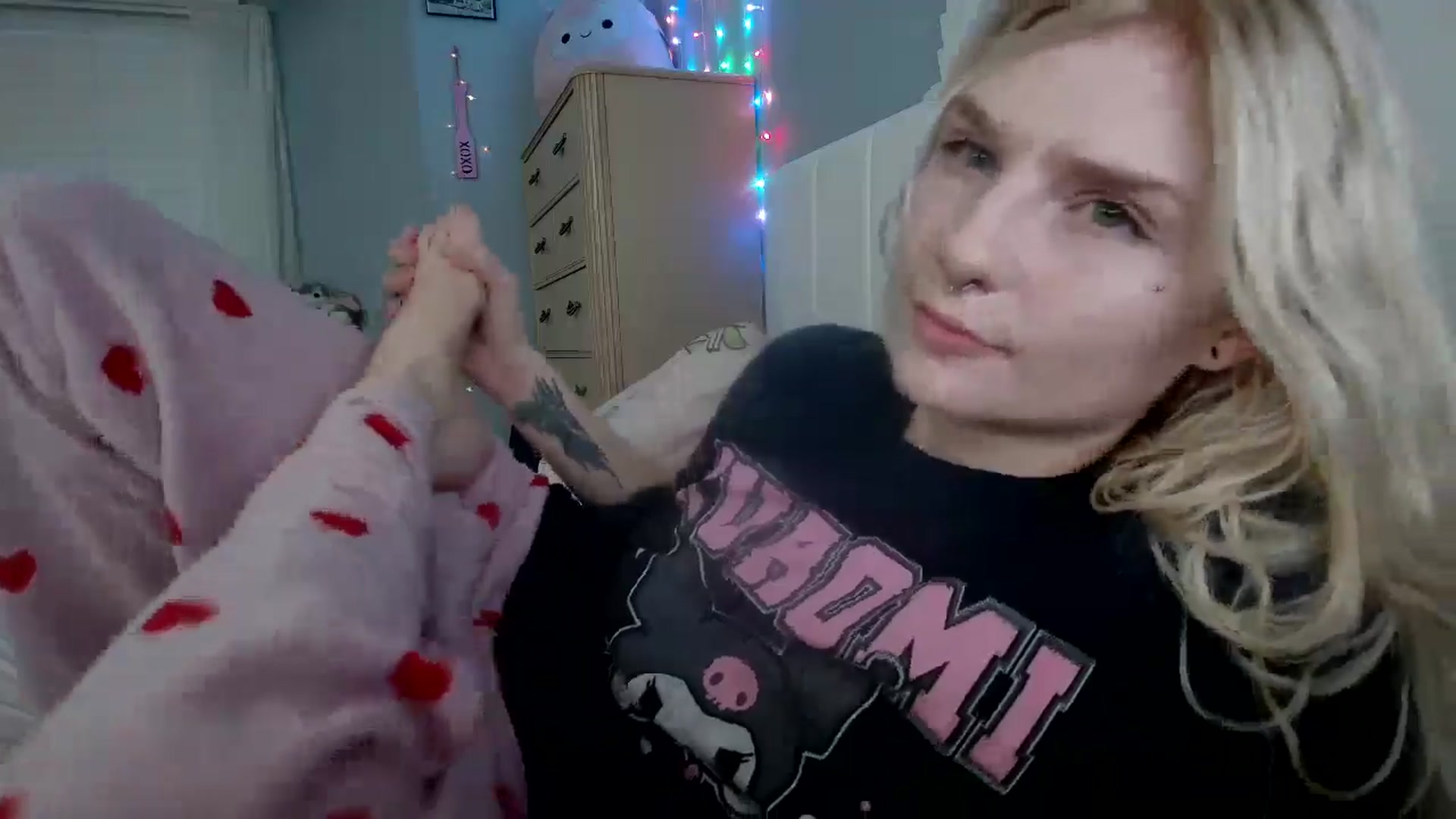 Gallery image thumbnail from DuckChan0's myfreecams stream on, 09/26/2024, 23:12 image 19 of 20