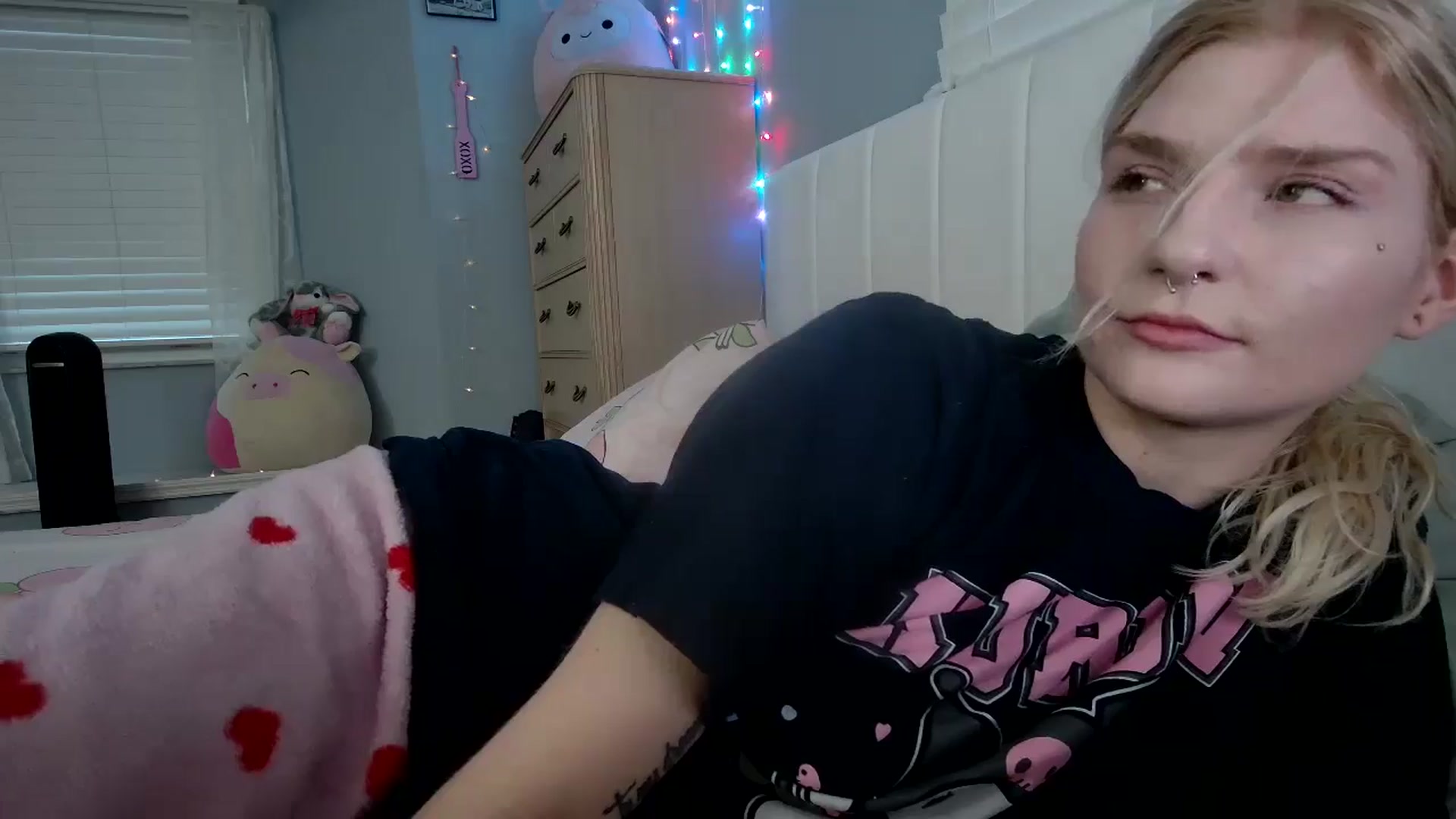 Gallery image thumbnail from DuckChan0's myfreecams stream on, 09/26/2024, 23:12 image 11 of 20