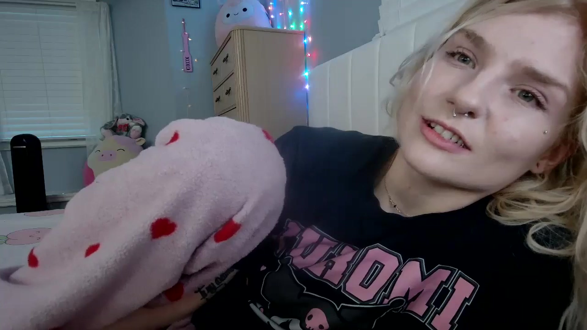 Gallery image thumbnail from DuckChan0's myfreecams stream on, 09/26/2024, 23:12 image 15 of 20
