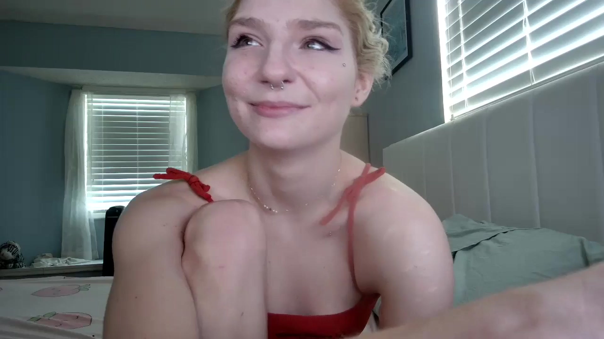 Gallery image thumbnail from DuckChan0's myfreecams stream on, 09/27/2024, 15:18 image 14 of 20