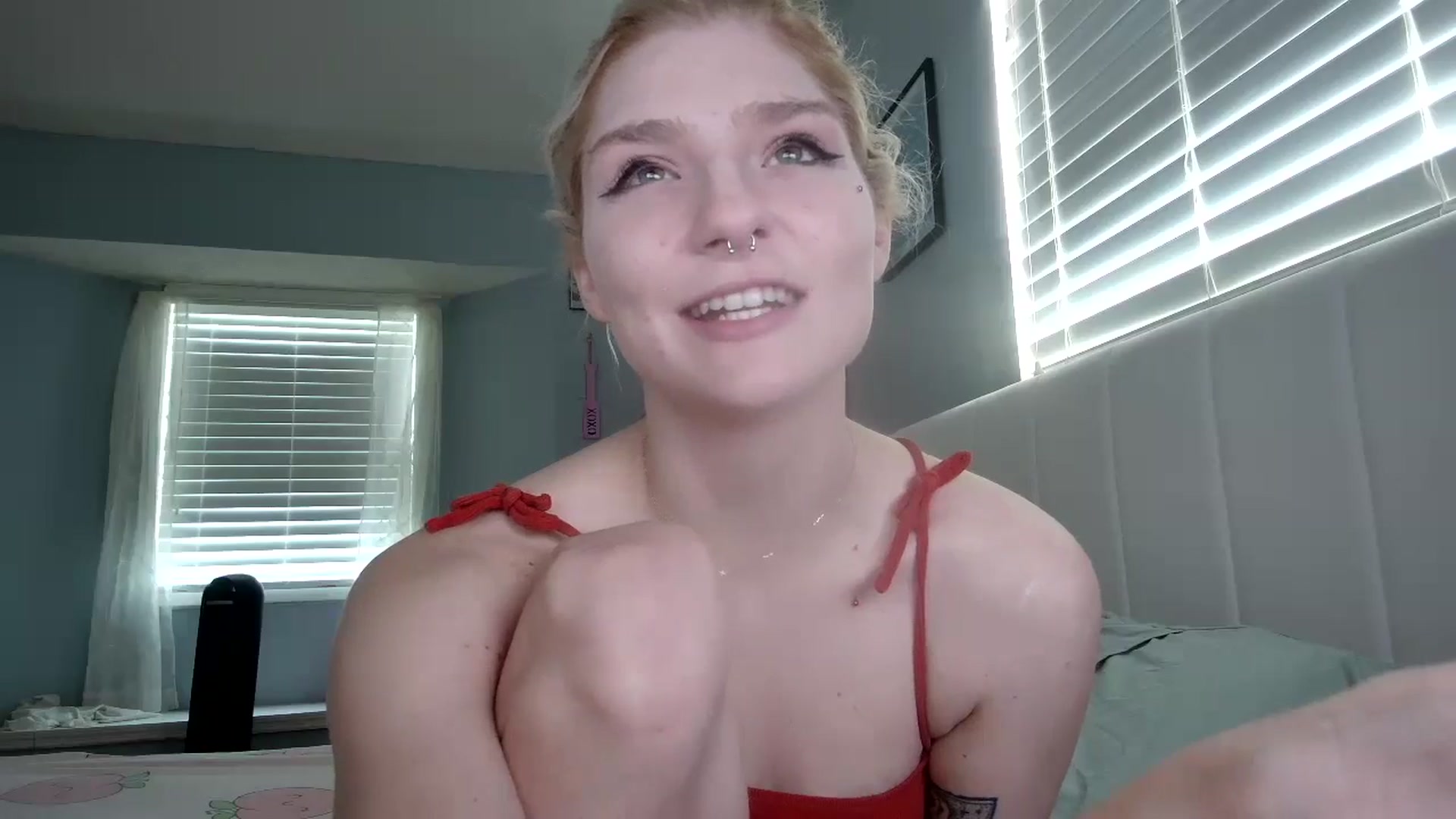 Gallery image thumbnail from DuckChan0's myfreecams stream on, 09/27/2024, 15:18 image 17 of 20