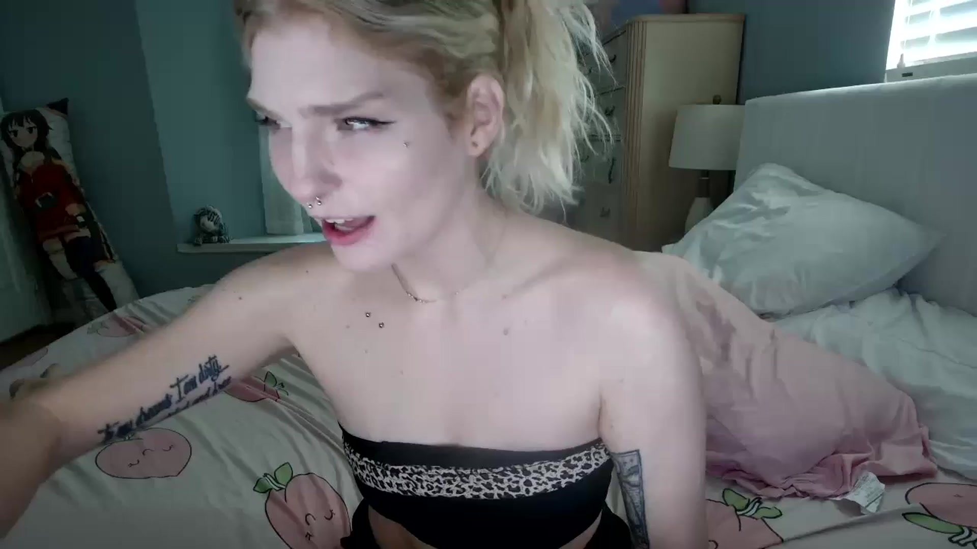 Gallery image thumbnail from DuckChan0's myfreecams stream on, 09/30/2024, 16:20 image 3 of 20