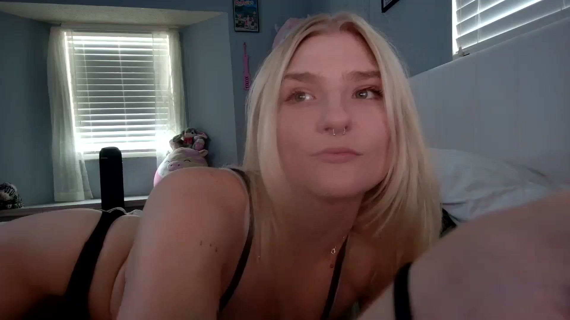 Gallery image thumbnail from DuckChan0's myfreecams stream on, 10/01/2024, 18:19 image 19 of 20