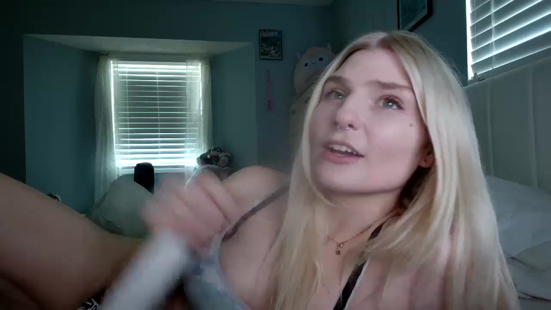 Gallery image thumbnail from DuckChan0's myfreecams stream on, 10/01/2024, 18:19 image 9 of 20