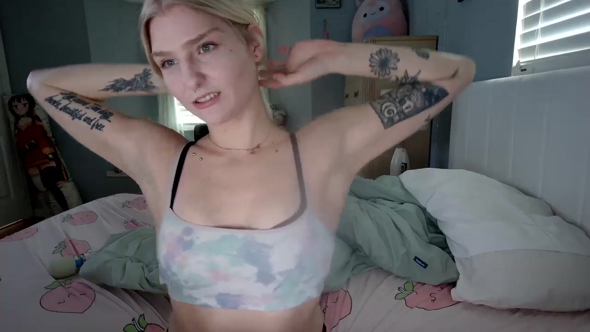Gallery image thumbnail from DuckChan0's myfreecams stream on, 10/01/2024, 18:19 image 2 of 20