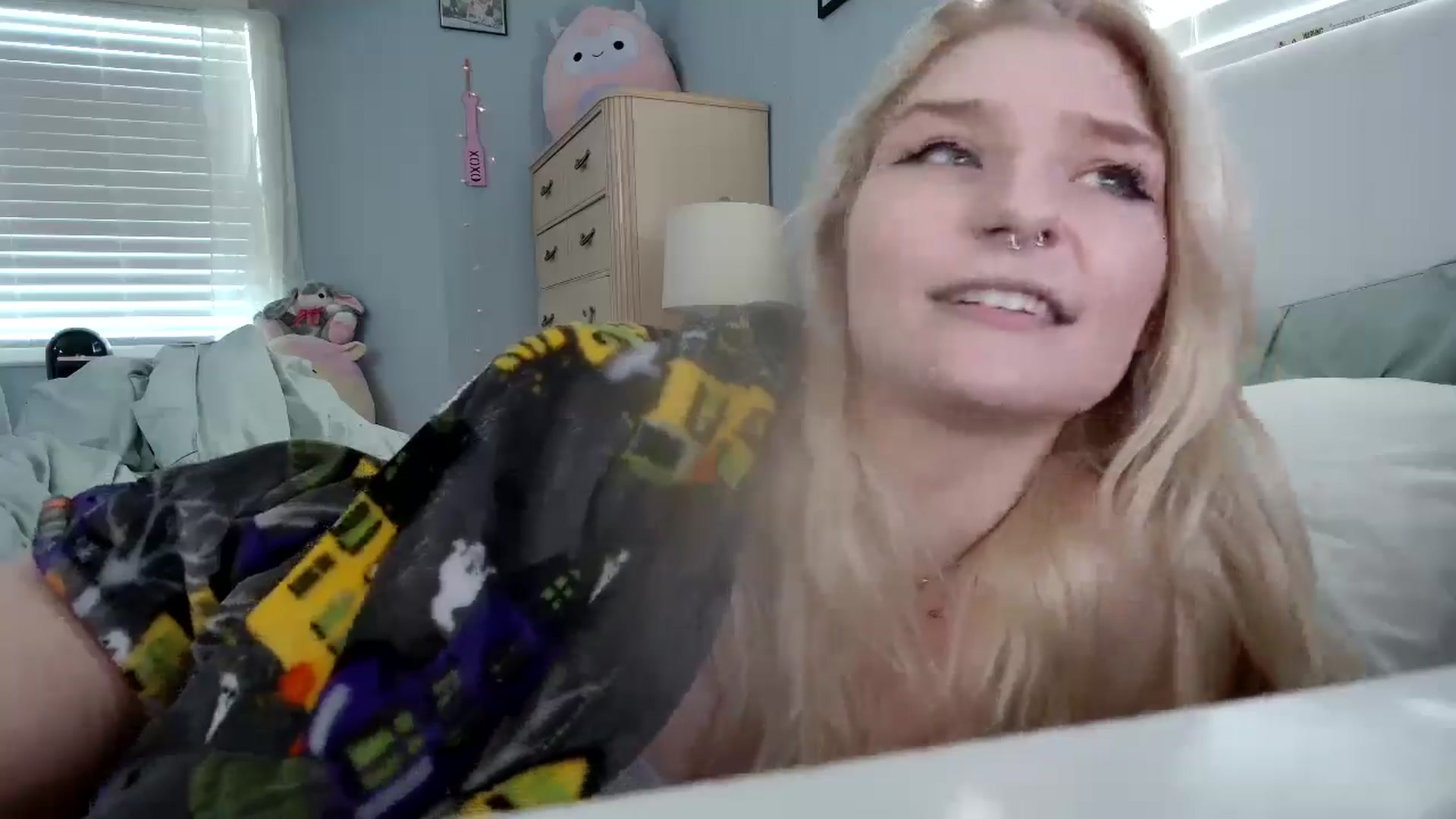 Gallery image thumbnail from DuckChan0's myfreecams stream on, 10/02/2024, 17:00 image 4 of 20