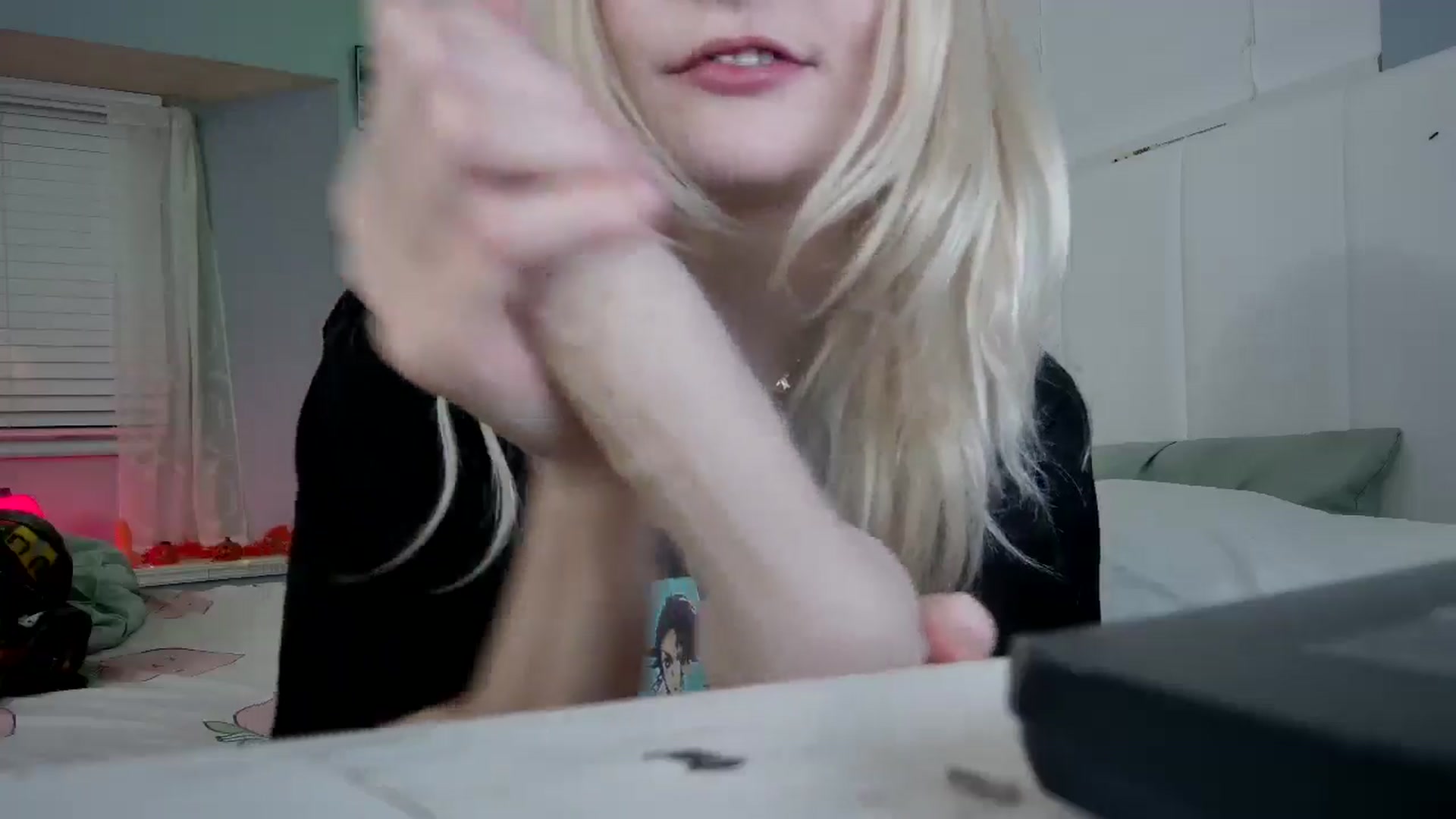 Gallery image thumbnail from DuckChan0's myfreecams stream on, 10/03/2024, 24:12 image 18 of 20