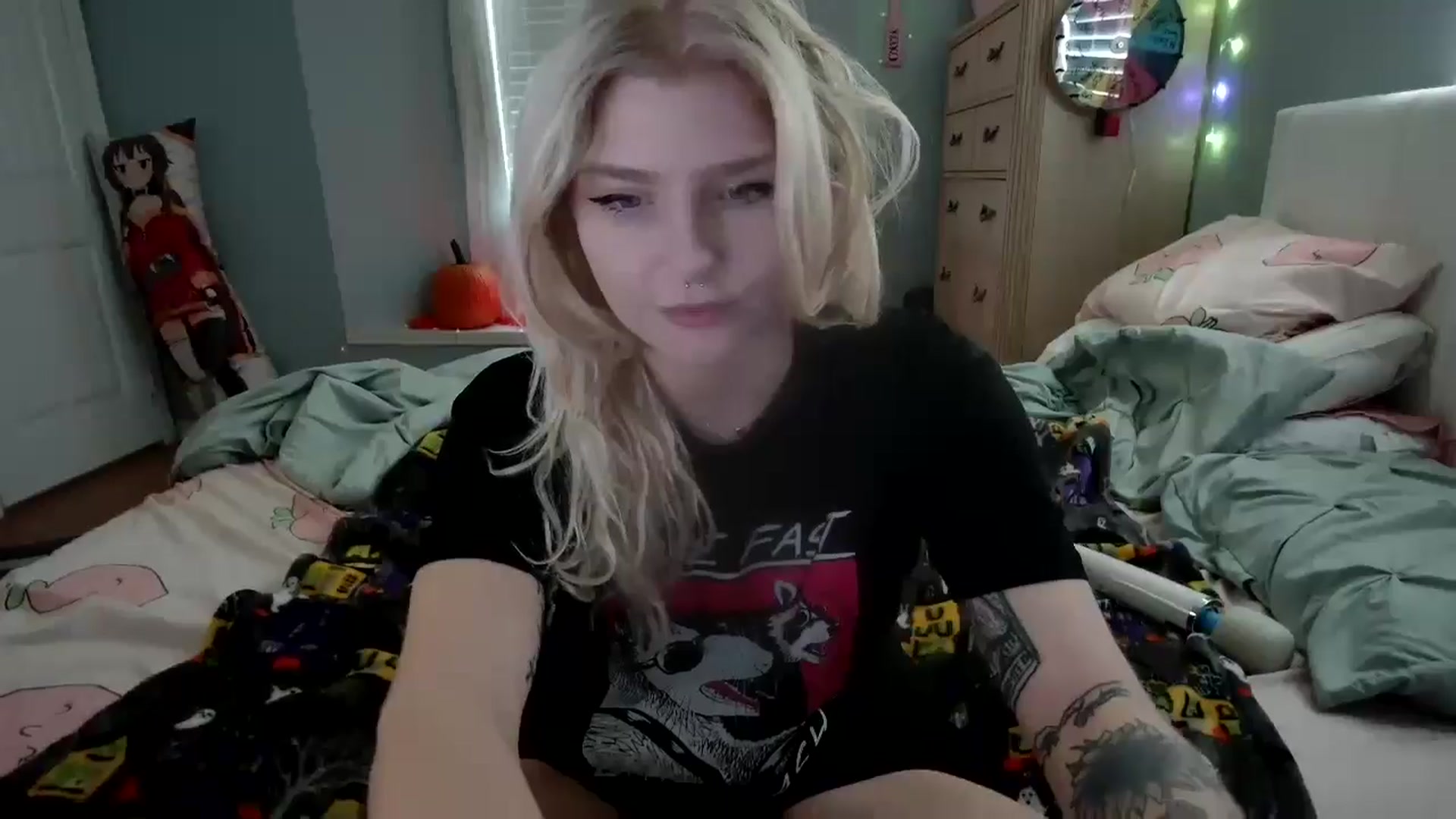Gallery image thumbnail from DuckChan0's myfreecams stream on, 10/03/2024, 14:44 image 7 of 20