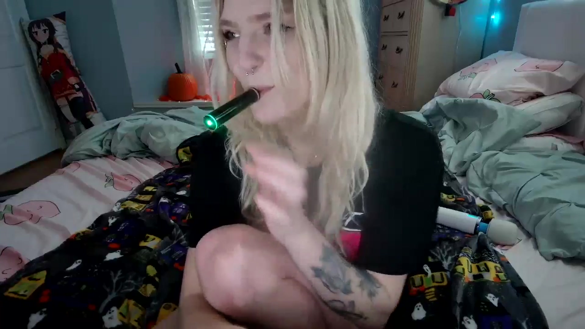 Gallery image thumbnail from DuckChan0's myfreecams stream on, 10/03/2024, 14:44 image 13 of 20