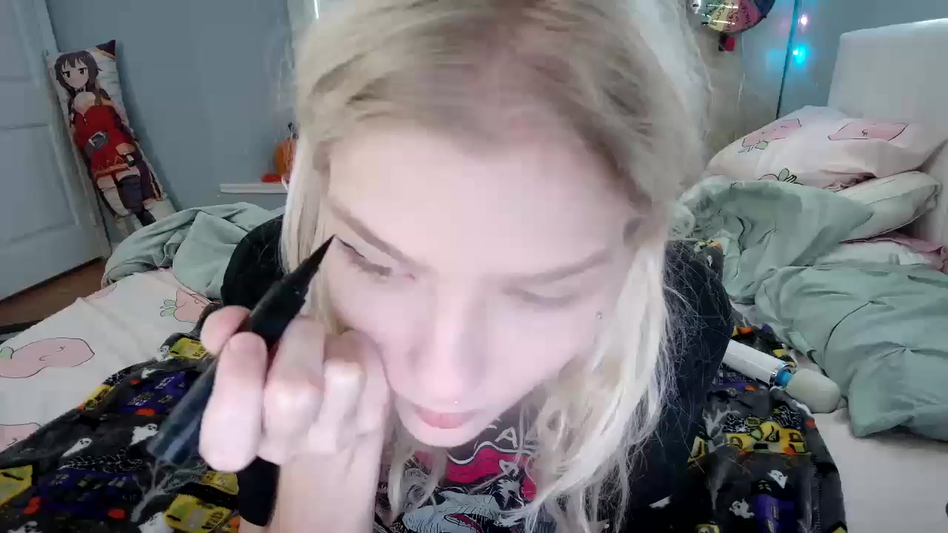 Gallery image thumbnail from DuckChan0's myfreecams stream on, 10/03/2024, 14:44 image 4 of 20