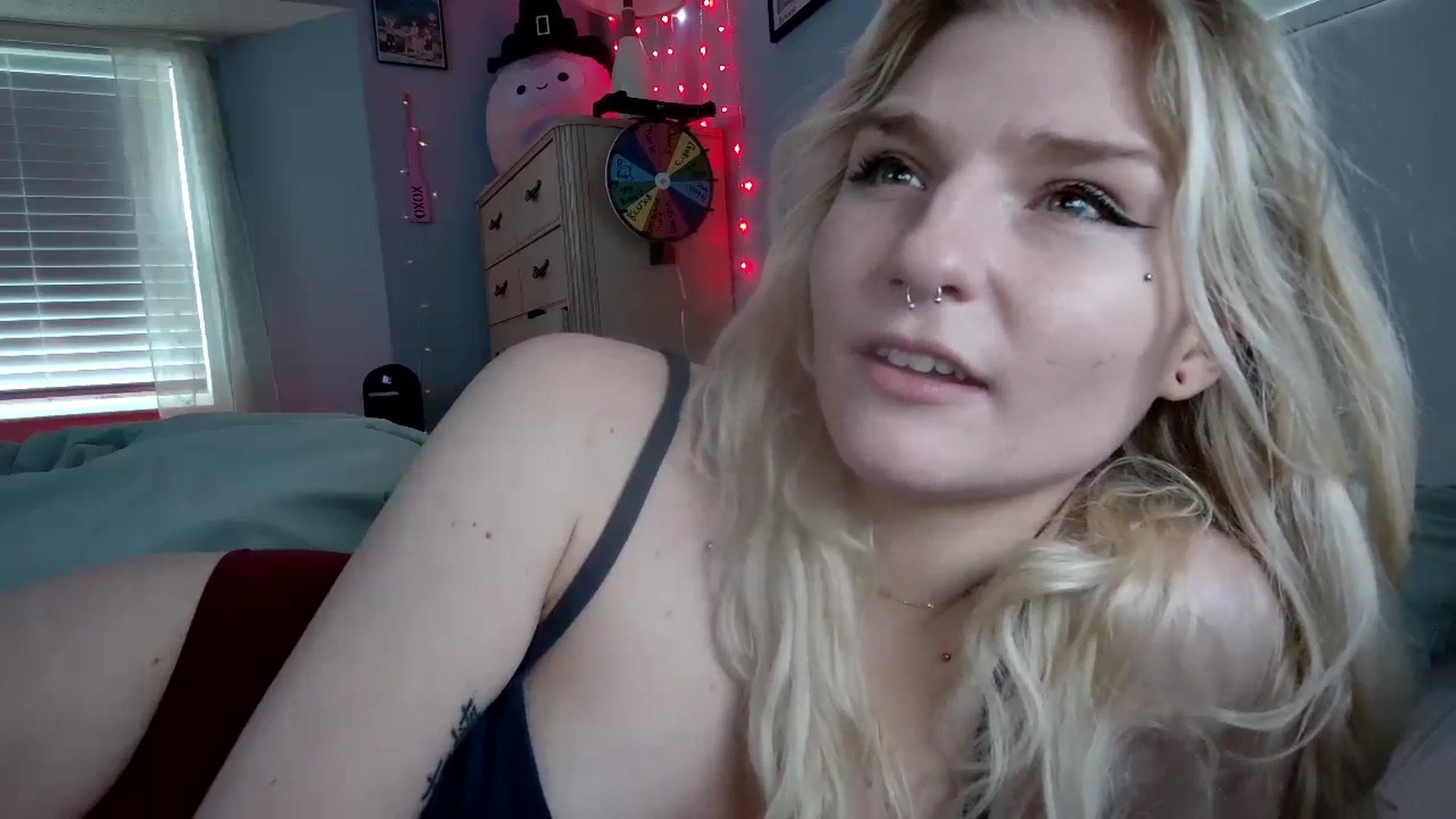 Gallery image thumbnail from DuckChan0's myfreecams stream on, 10/04/2024, 16:14 image 8 of 20