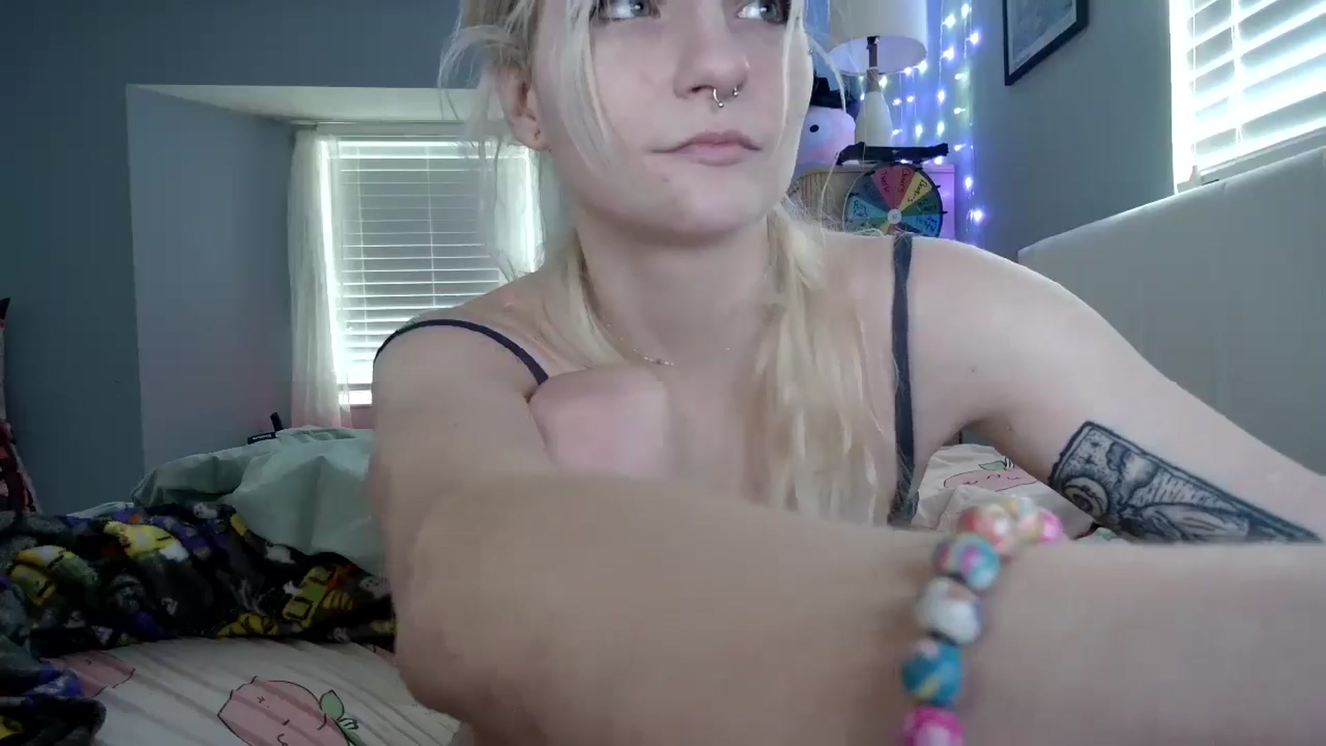 Gallery image thumbnail from DuckChan0's myfreecams stream on, 10/04/2024, 16:14 image 18 of 20