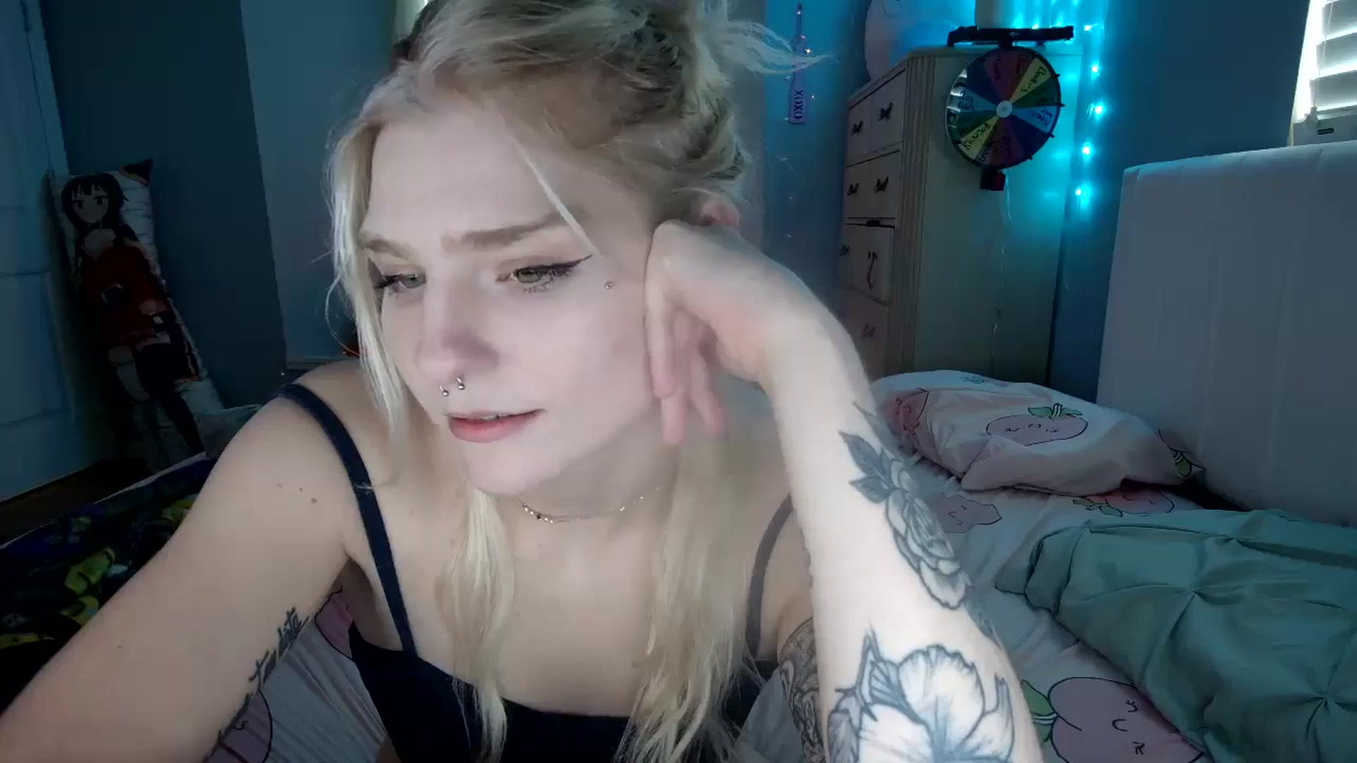 Gallery image thumbnail from DuckChan0's myfreecams stream on, 10/04/2024, 16:14 image 13 of 20