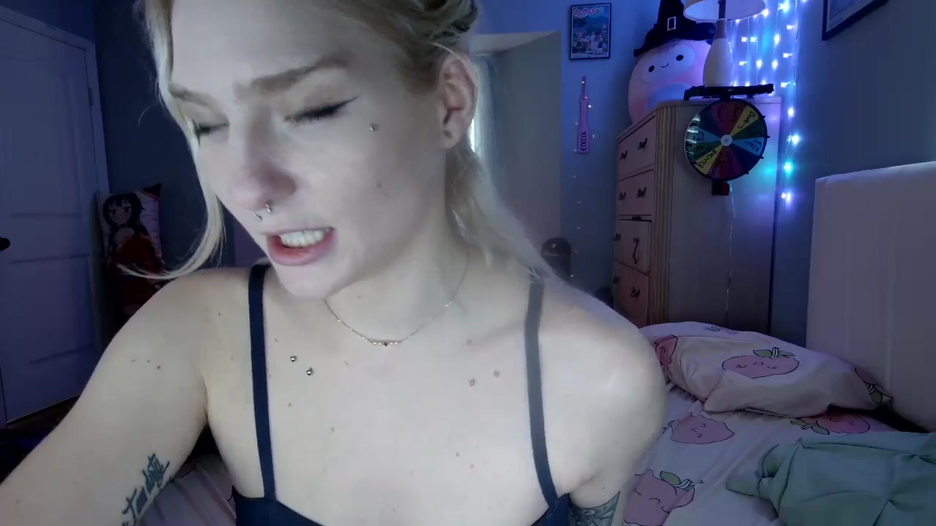 Gallery image thumbnail from DuckChan0's myfreecams stream on, 10/04/2024, 16:14 image 11 of 20