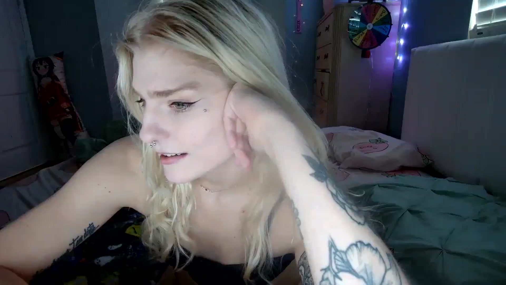 Gallery image thumbnail from DuckChan0's myfreecams stream on, 10/04/2024, 16:14 image 2 of 20