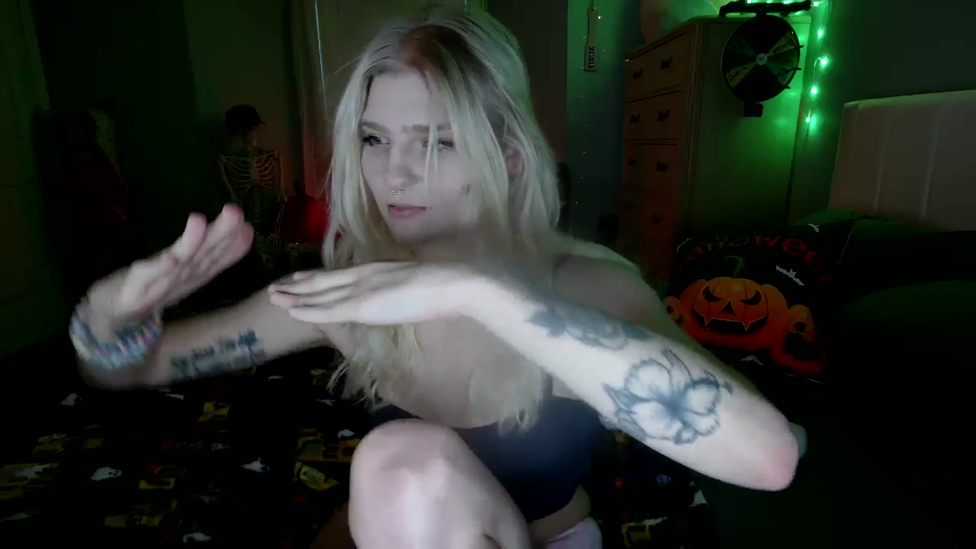 Gallery image thumbnail from DuckChan0's myfreecams stream on, 10/05/2024, 22:58 image 7 of 20