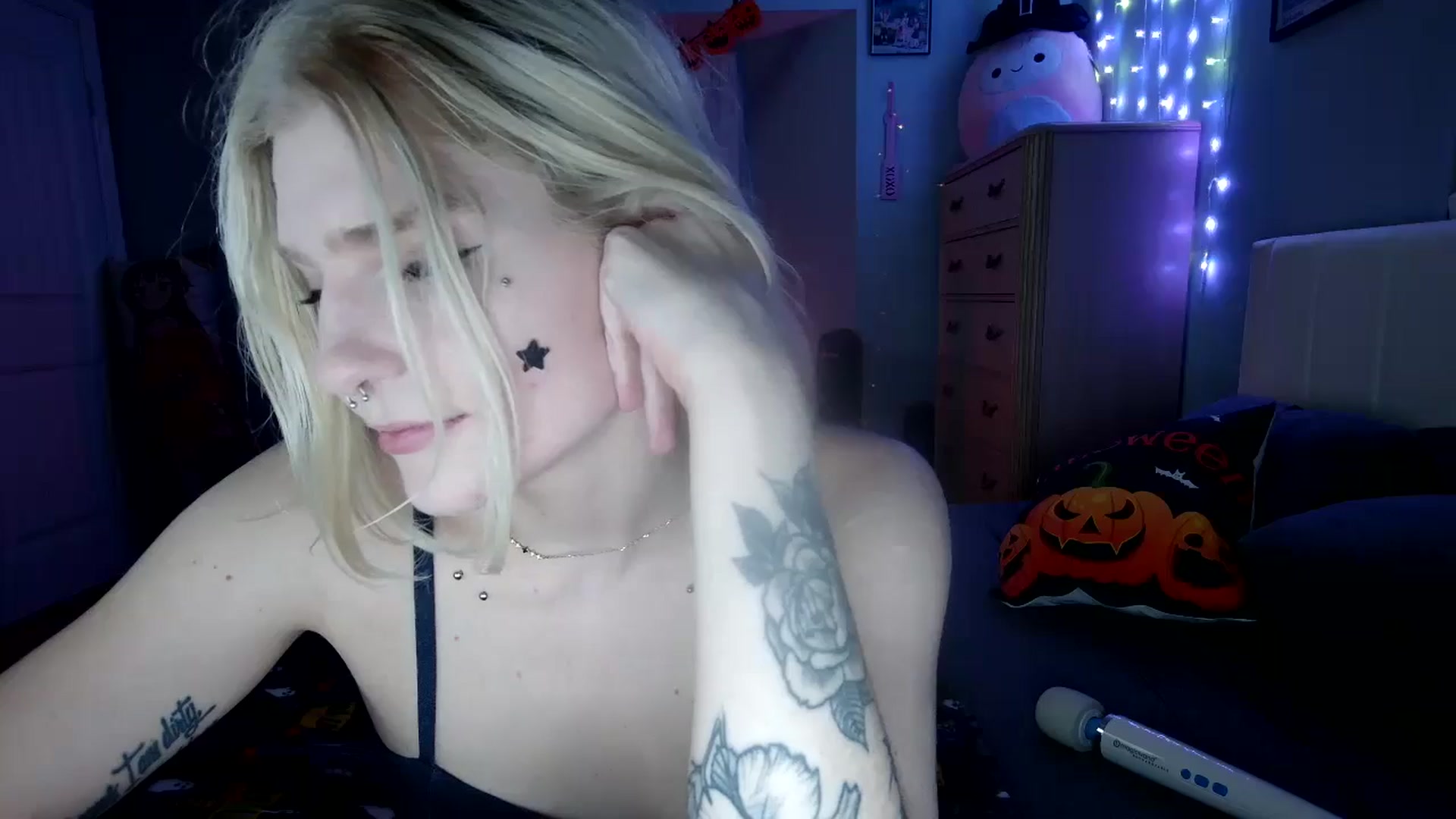 Gallery image thumbnail from DuckChan0's myfreecams stream on, 10/05/2024, 23:46 image 6 of 20