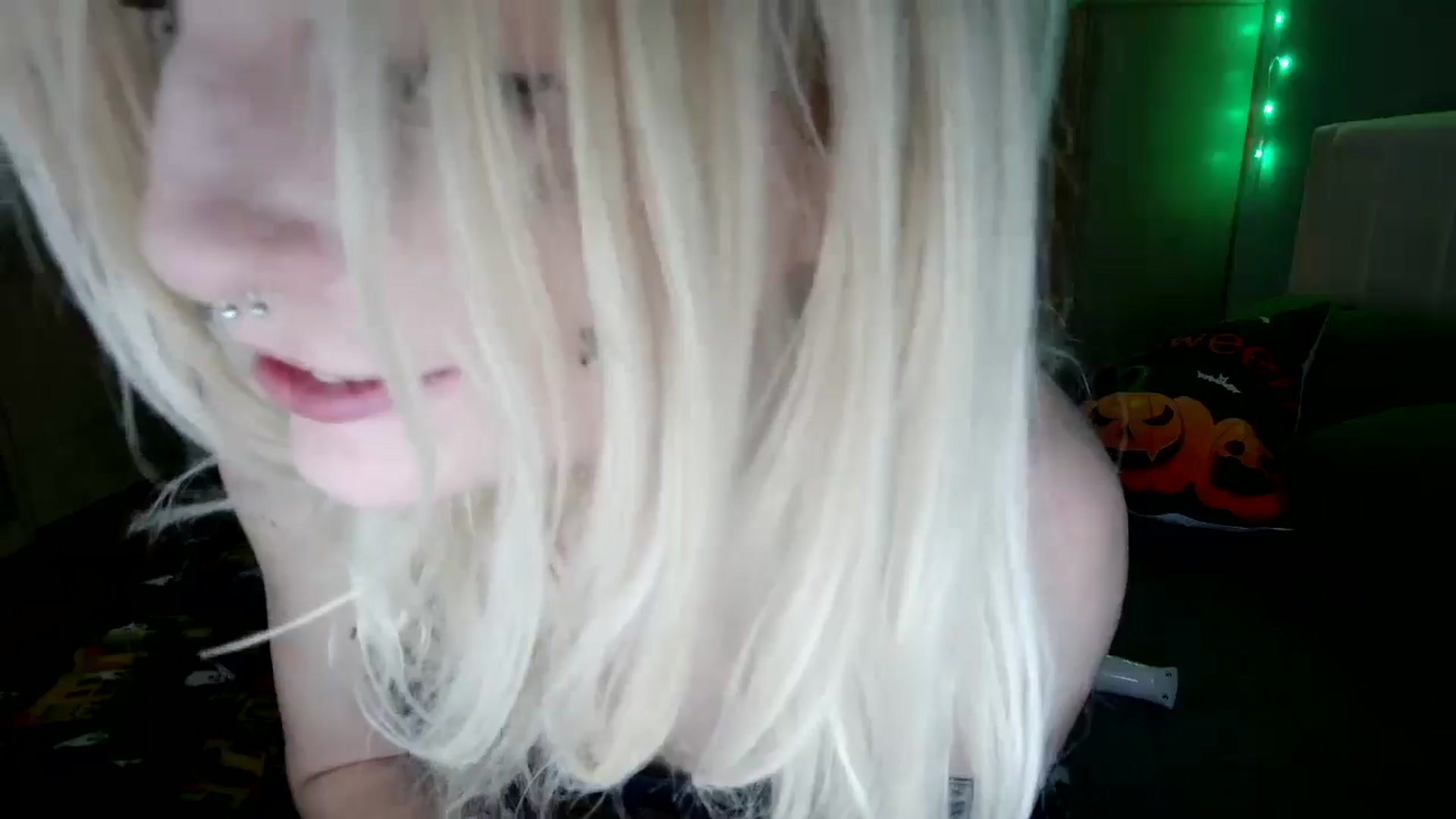 Gallery image thumbnail from DuckChan0's myfreecams stream on, 10/05/2024, 23:46 image 3 of 20