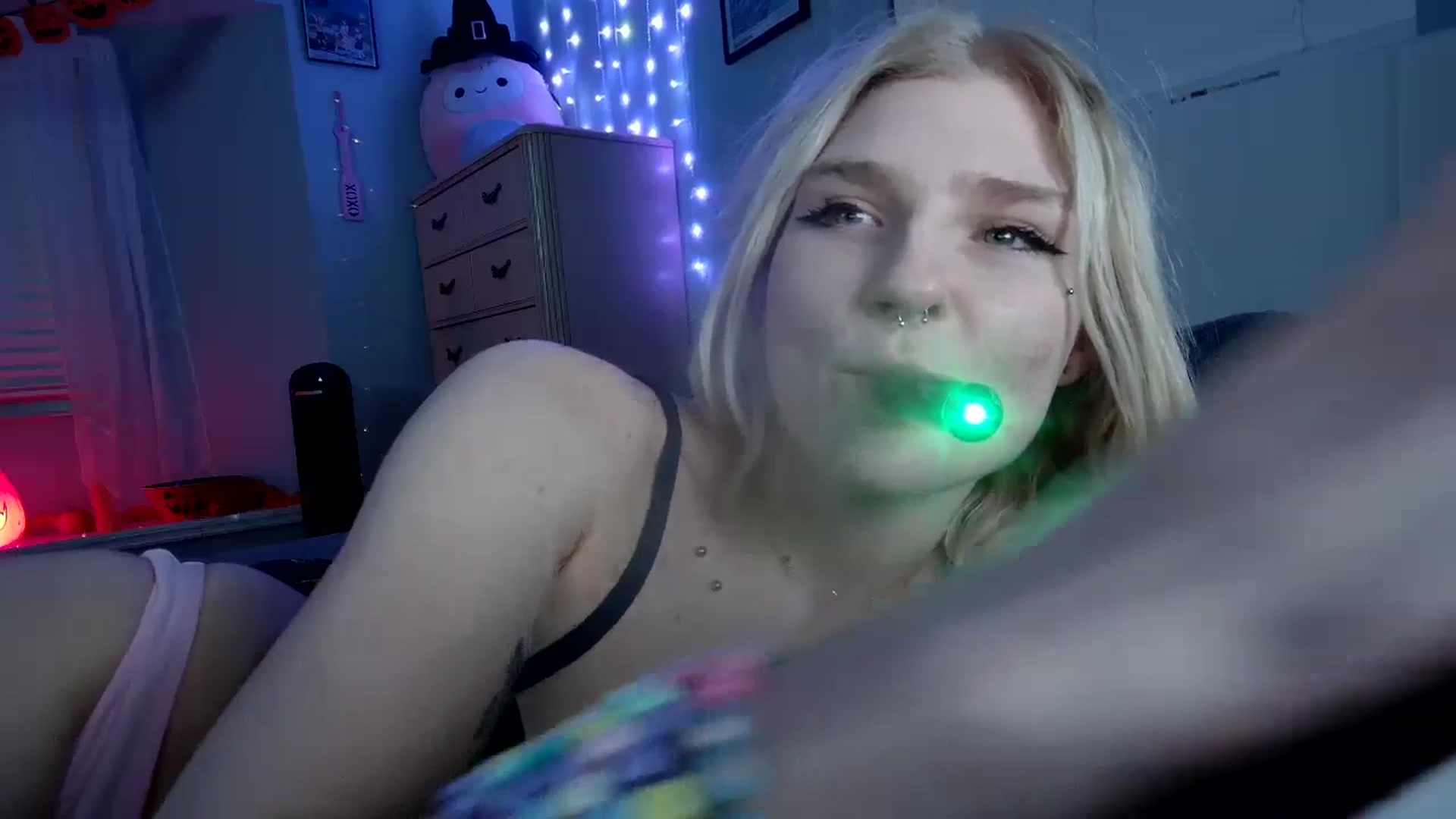 Gallery image thumbnail from DuckChan0's myfreecams stream on, 10/05/2024, 23:46 image 12 of 20