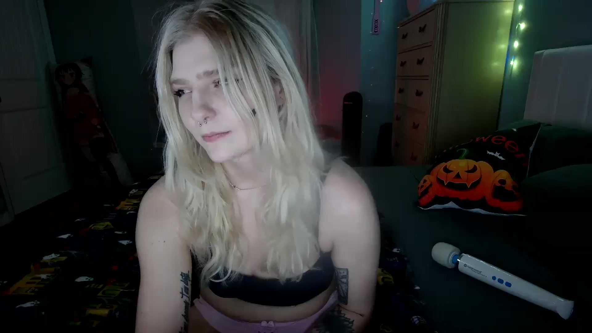 Gallery image thumbnail from DuckChan0's myfreecams stream on, 10/05/2024, 23:46 image 5 of 20
