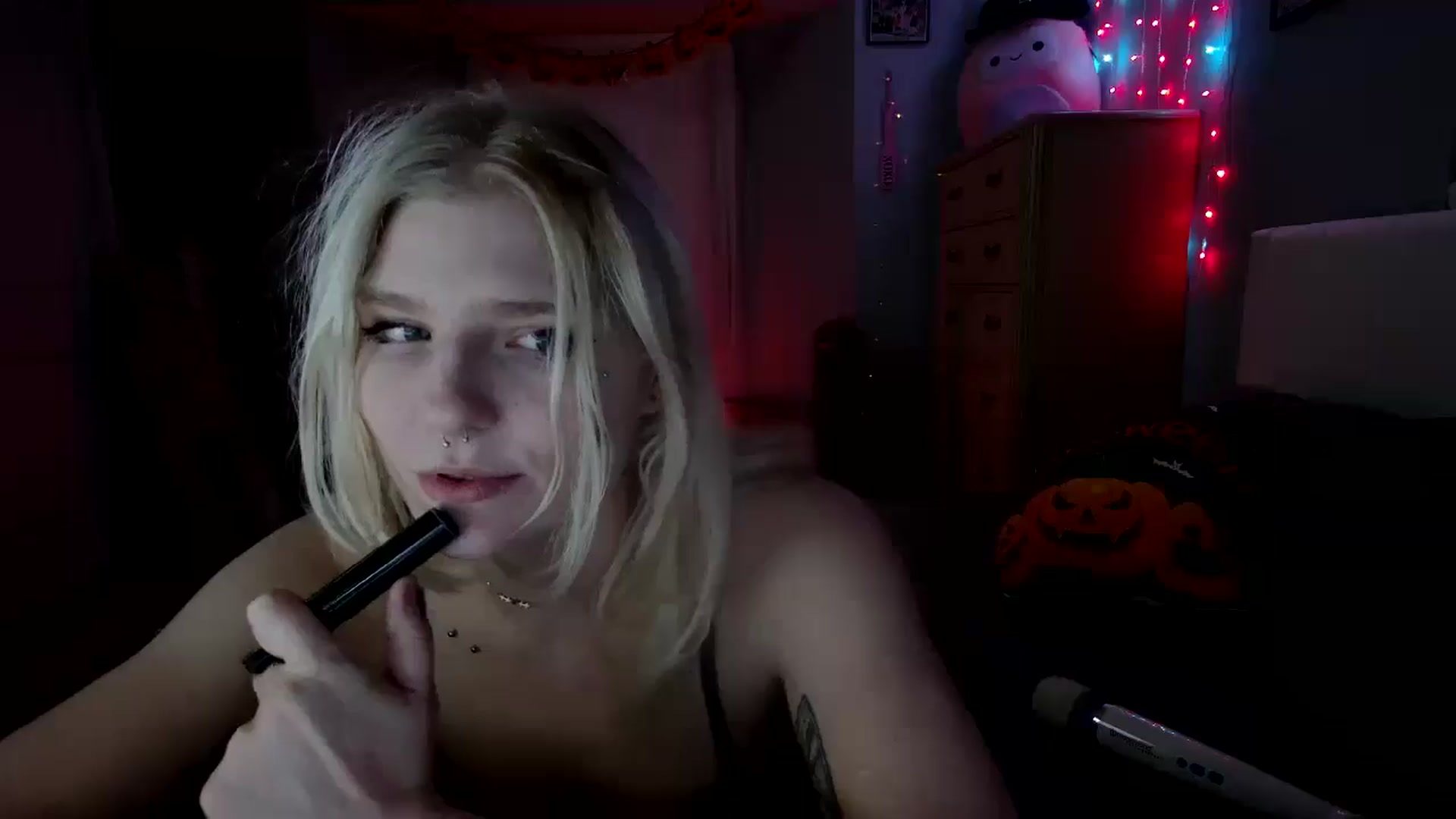 Gallery image thumbnail from DuckChan0's myfreecams stream on, 10/05/2024, 23:46 image 8 of 20