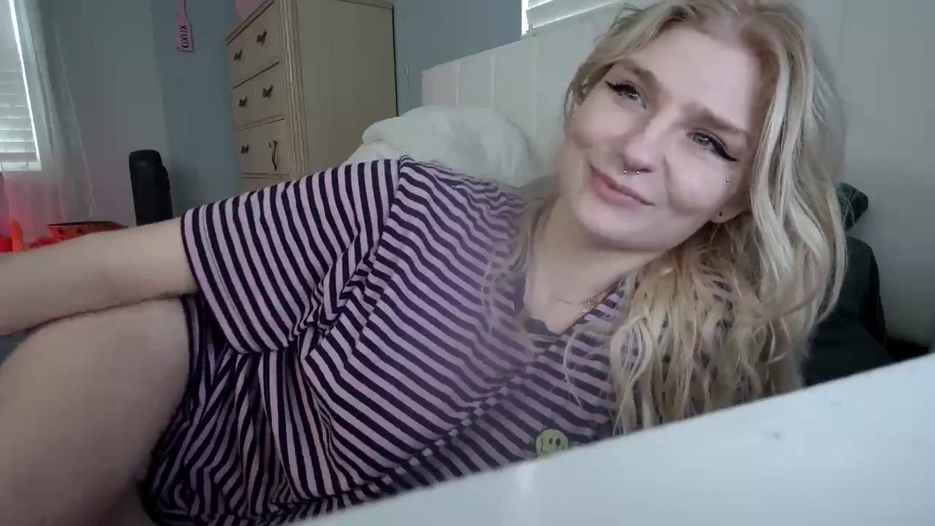 Gallery image thumbnail from DuckChan0's myfreecams stream on, 10/07/2024, 15:50 image 4 of 20