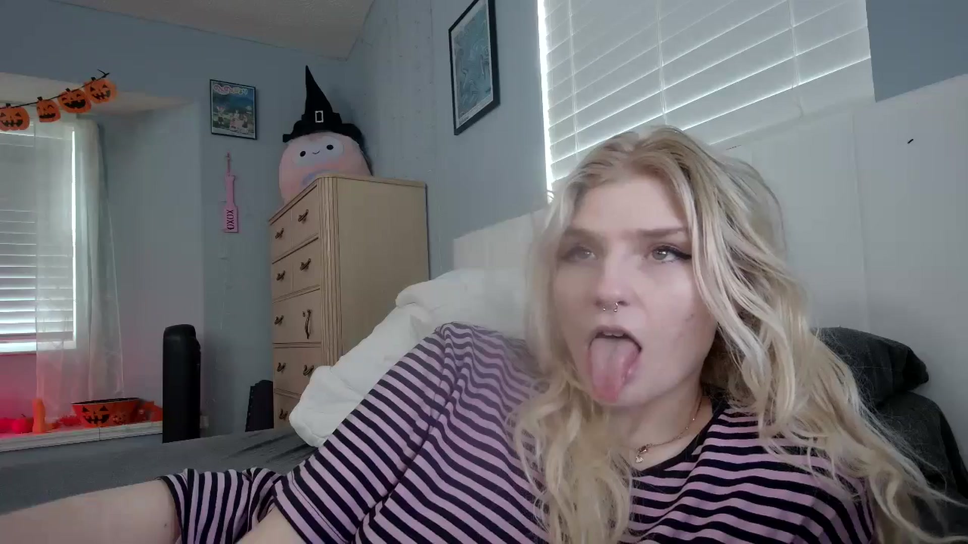 Gallery image thumbnail from DuckChan0's myfreecams stream on, 10/07/2024, 15:50 image 17 of 20