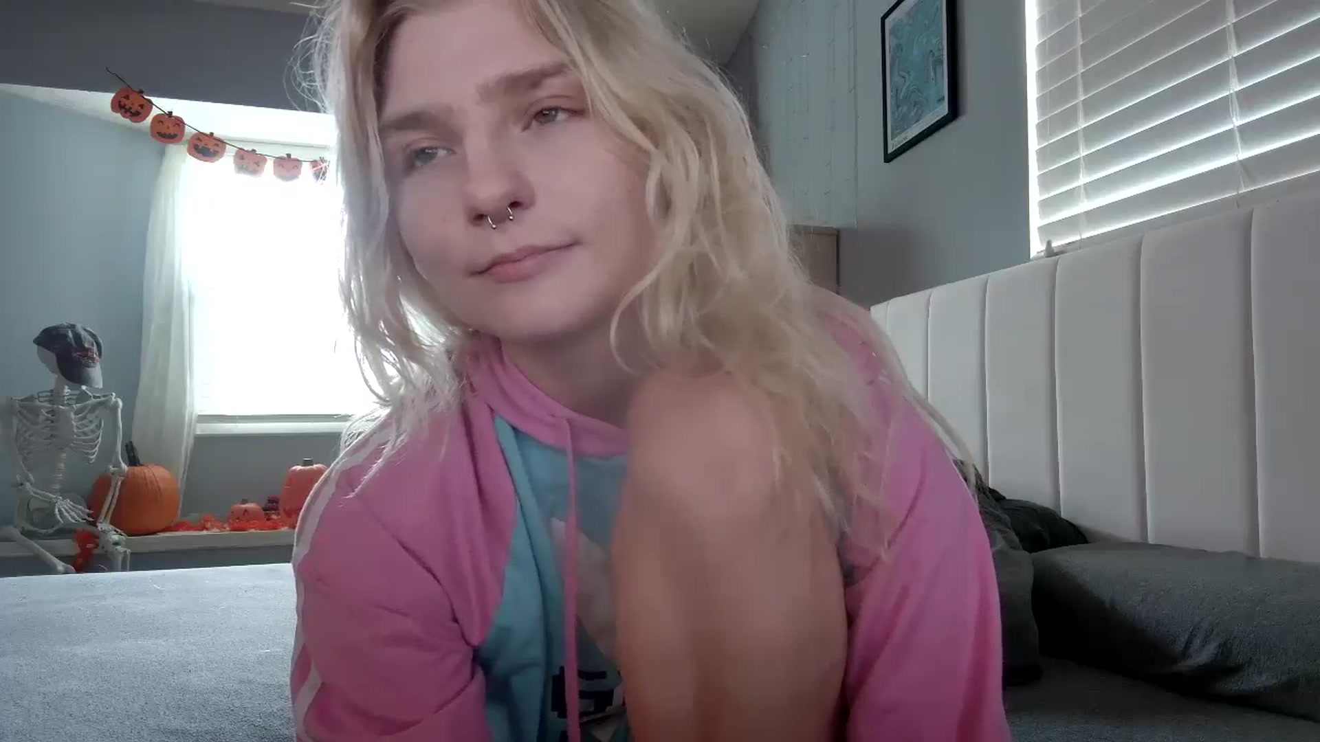 Gallery image thumbnail from DuckChan0's myfreecams stream on, 10/09/2024, 17:27 image 18 of 20