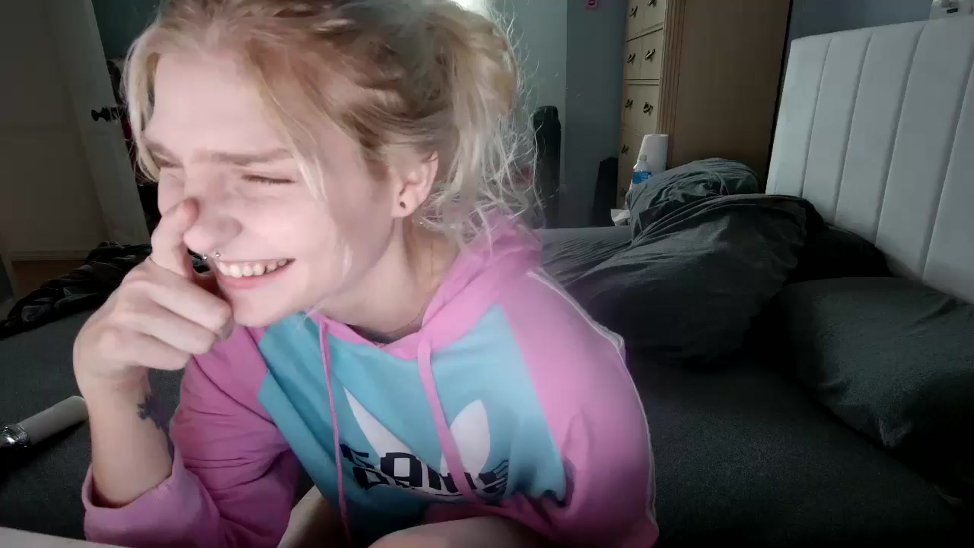 Gallery image thumbnail from DuckChan0's myfreecams stream on, 10/09/2024, 17:27 image 5 of 20
