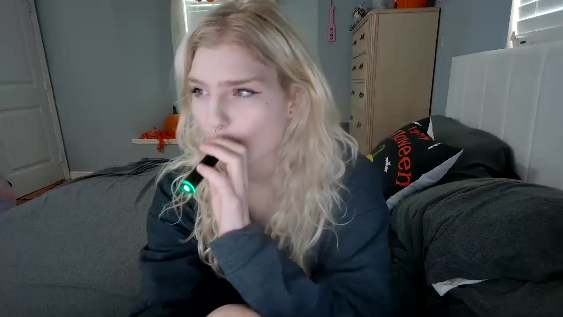 Gallery image thumbnail from DuckChan0's myfreecams stream on, 10/11/2024, 17:22 image 2 of 20