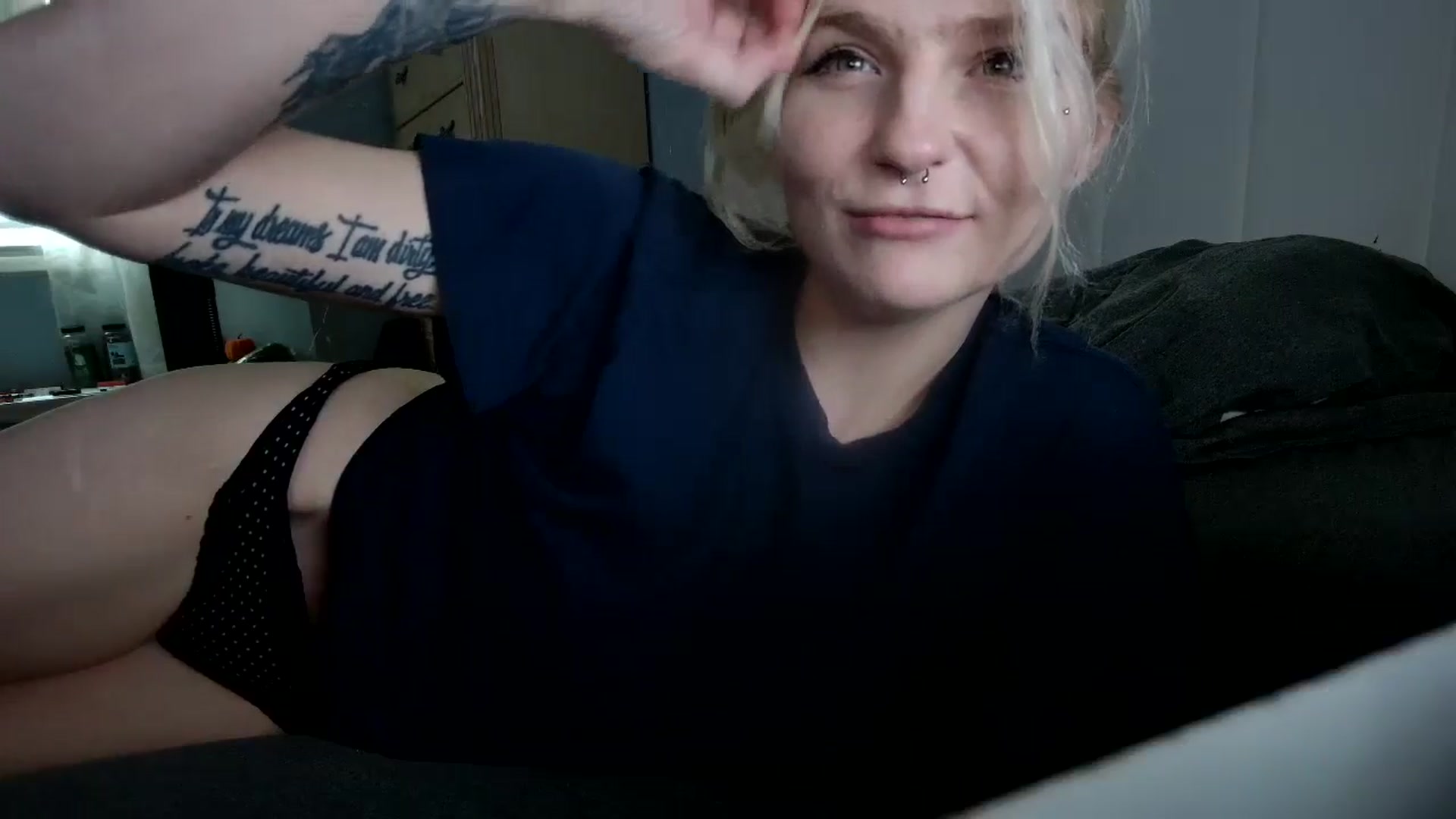 Gallery image thumbnail from DuckChan0's myfreecams stream on, 10/11/2024, 17:22 image 16 of 20