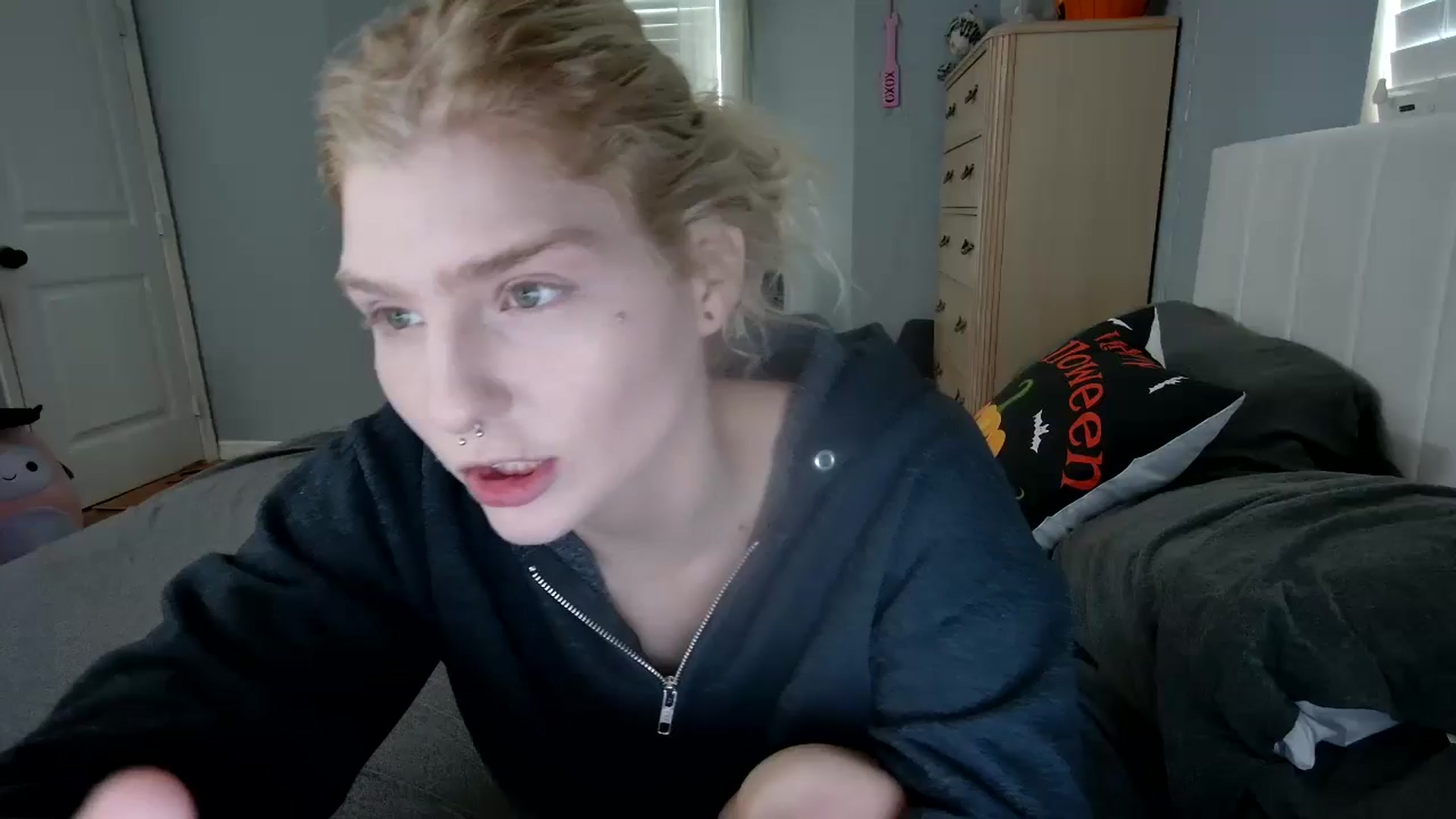 Gallery image thumbnail from DuckChan0's myfreecams stream on, 10/11/2024, 17:22 image 1 of 20