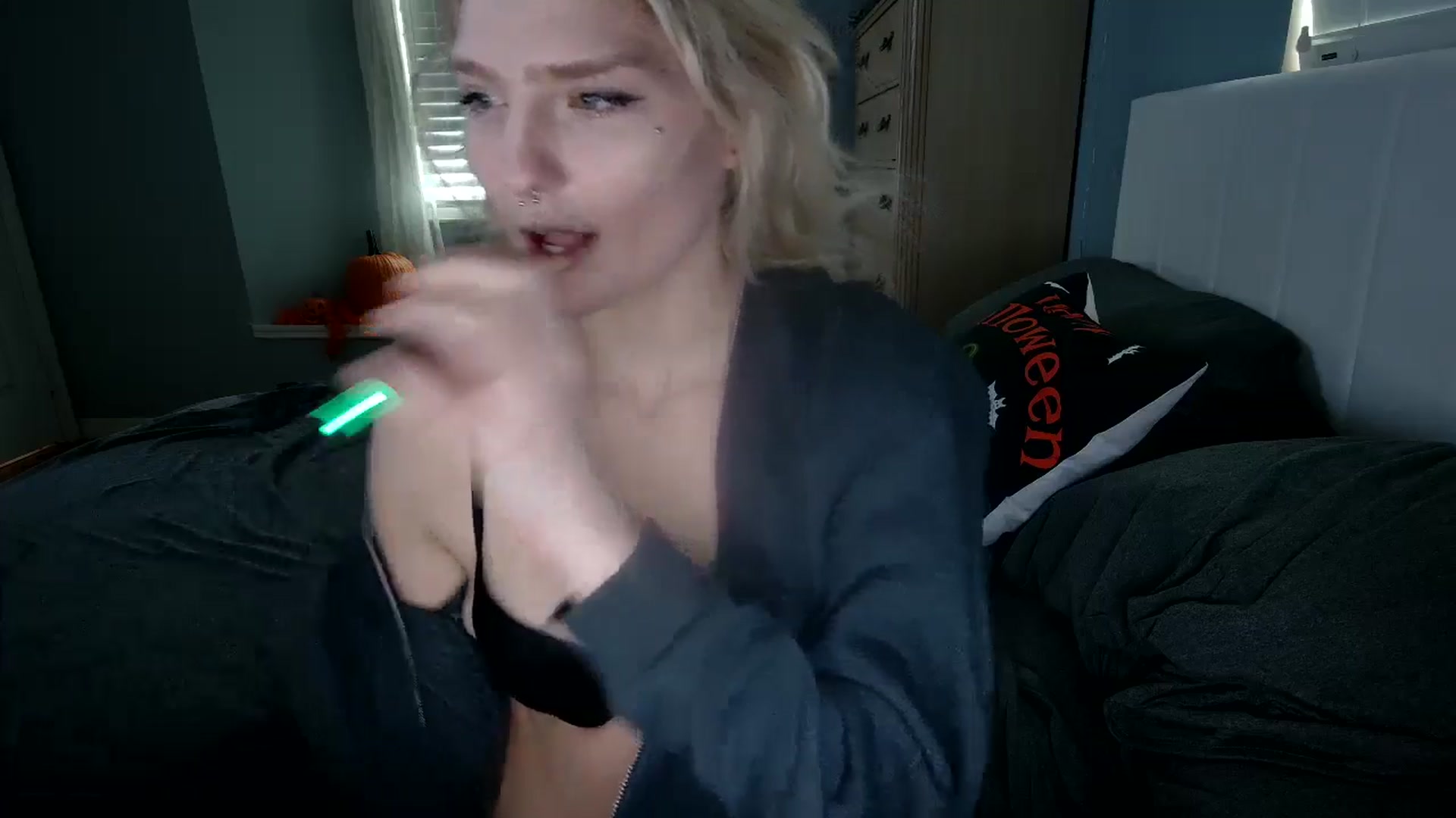 Gallery image thumbnail from DuckChan0's myfreecams stream on, 10/11/2024, 17:22 image 9 of 20