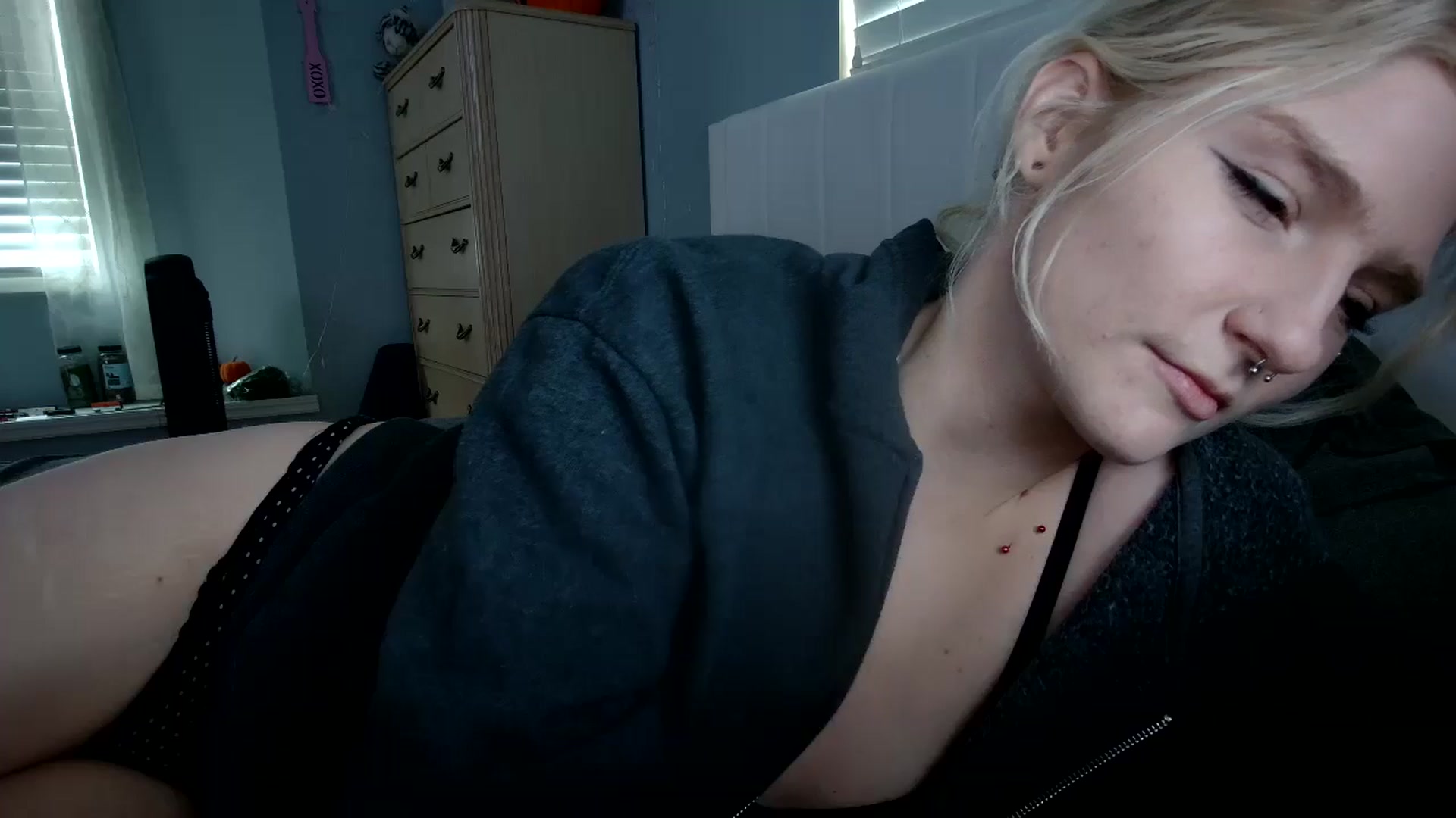 Gallery image thumbnail from DuckChan0's myfreecams stream on, 10/11/2024, 17:22 image 7 of 20