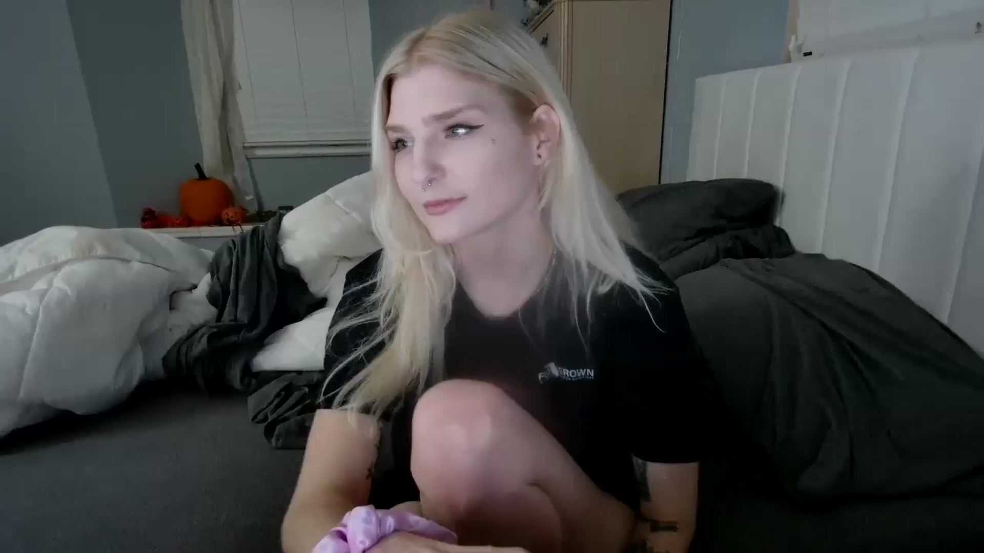 Gallery image thumbnail from DuckChan0's myfreecams stream on, 10/13/2024, 23:36 image 1 of 20