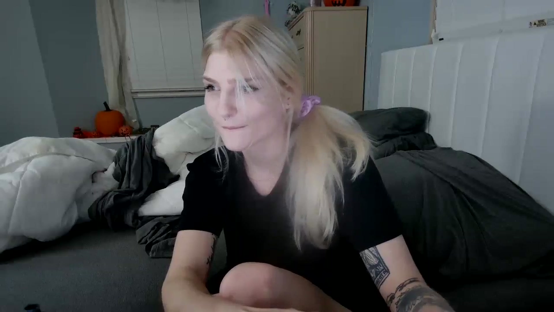 Gallery image thumbnail from DuckChan0's myfreecams stream on, 10/13/2024, 23:36 image 5 of 20
