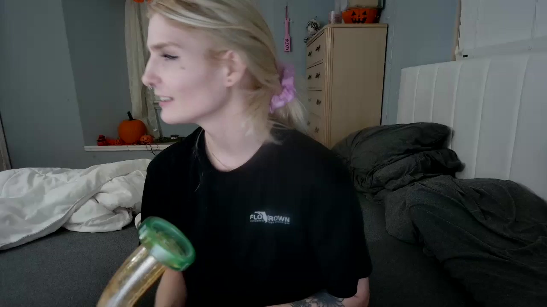 Gallery image thumbnail from DuckChan0's myfreecams stream on, 10/14/2024, 24:21 image 1 of 20