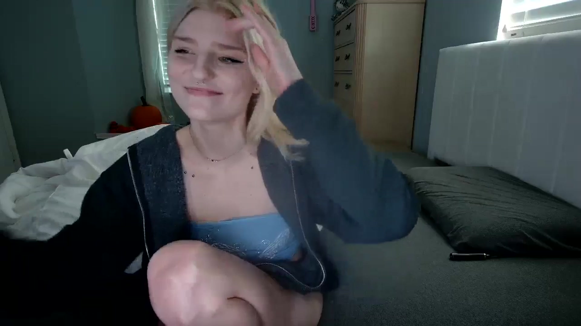 Gallery image thumbnail from DuckChan0's myfreecams stream on, 10/14/2024, 15:00 image 19 of 20