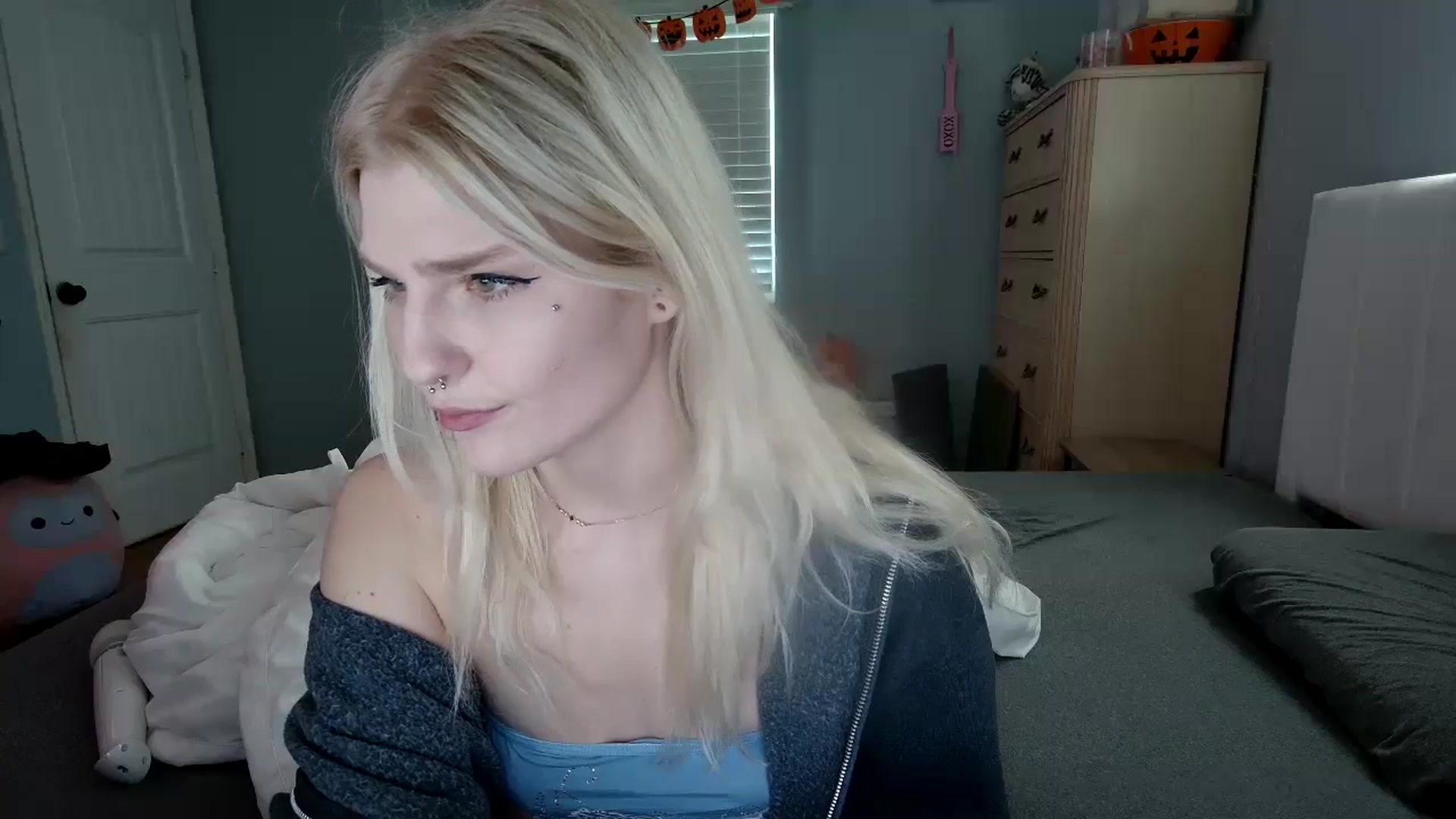 Gallery image thumbnail from DuckChan0's myfreecams stream on, 10/14/2024, 15:31 image 4 of 20