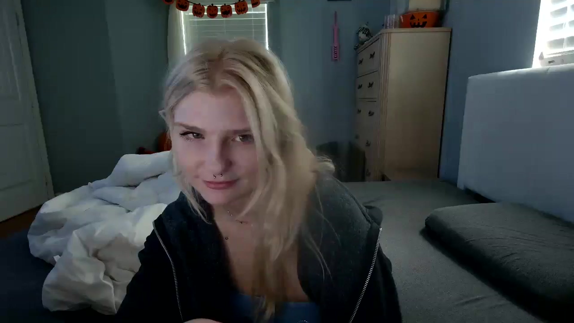 Gallery image thumbnail from DuckChan0's myfreecams stream on, 10/14/2024, 16:34 image 4 of 20