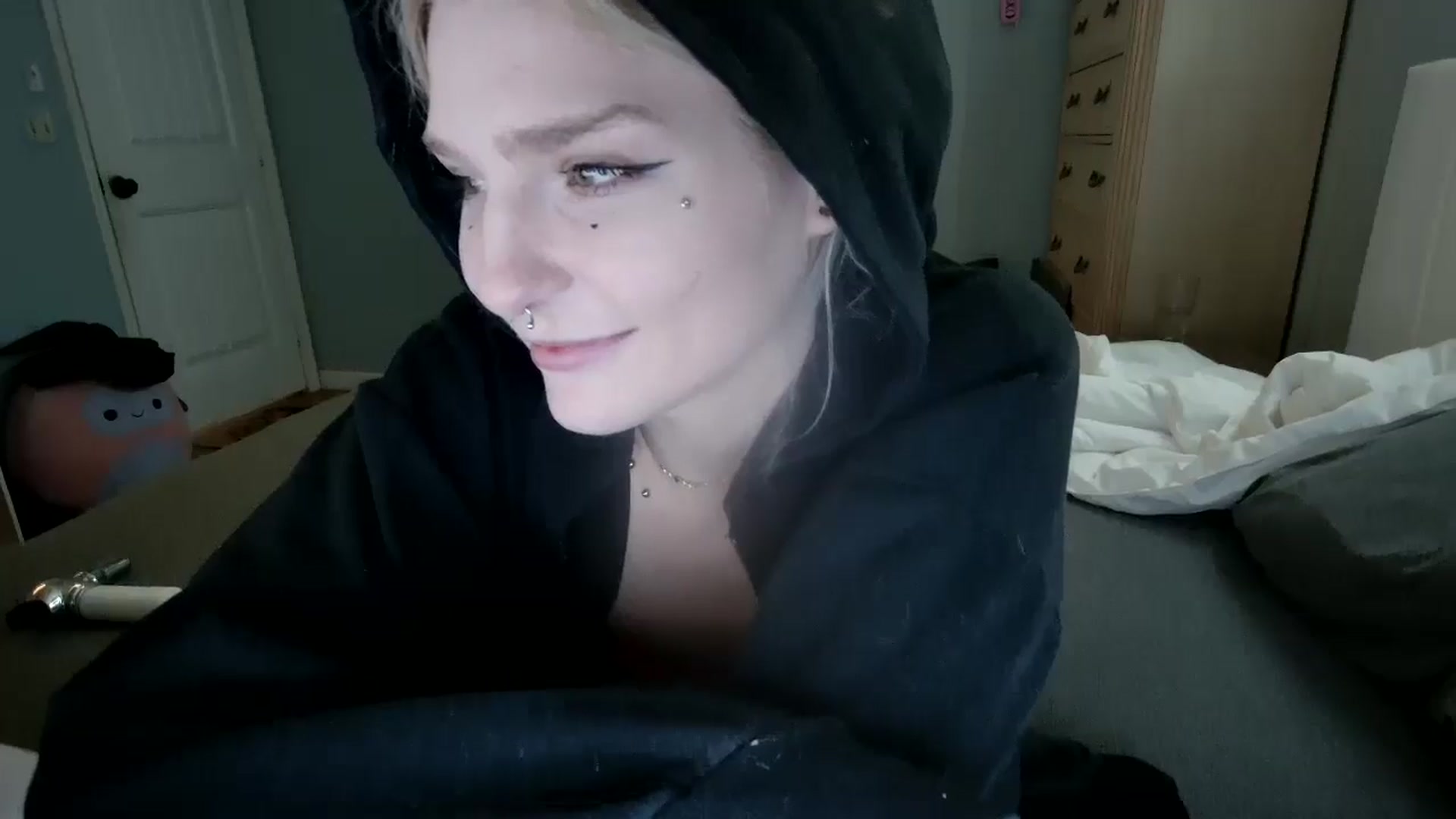 Gallery image thumbnail from DuckChan0's myfreecams stream on, 10/15/2024, 15:41 image 12 of 20